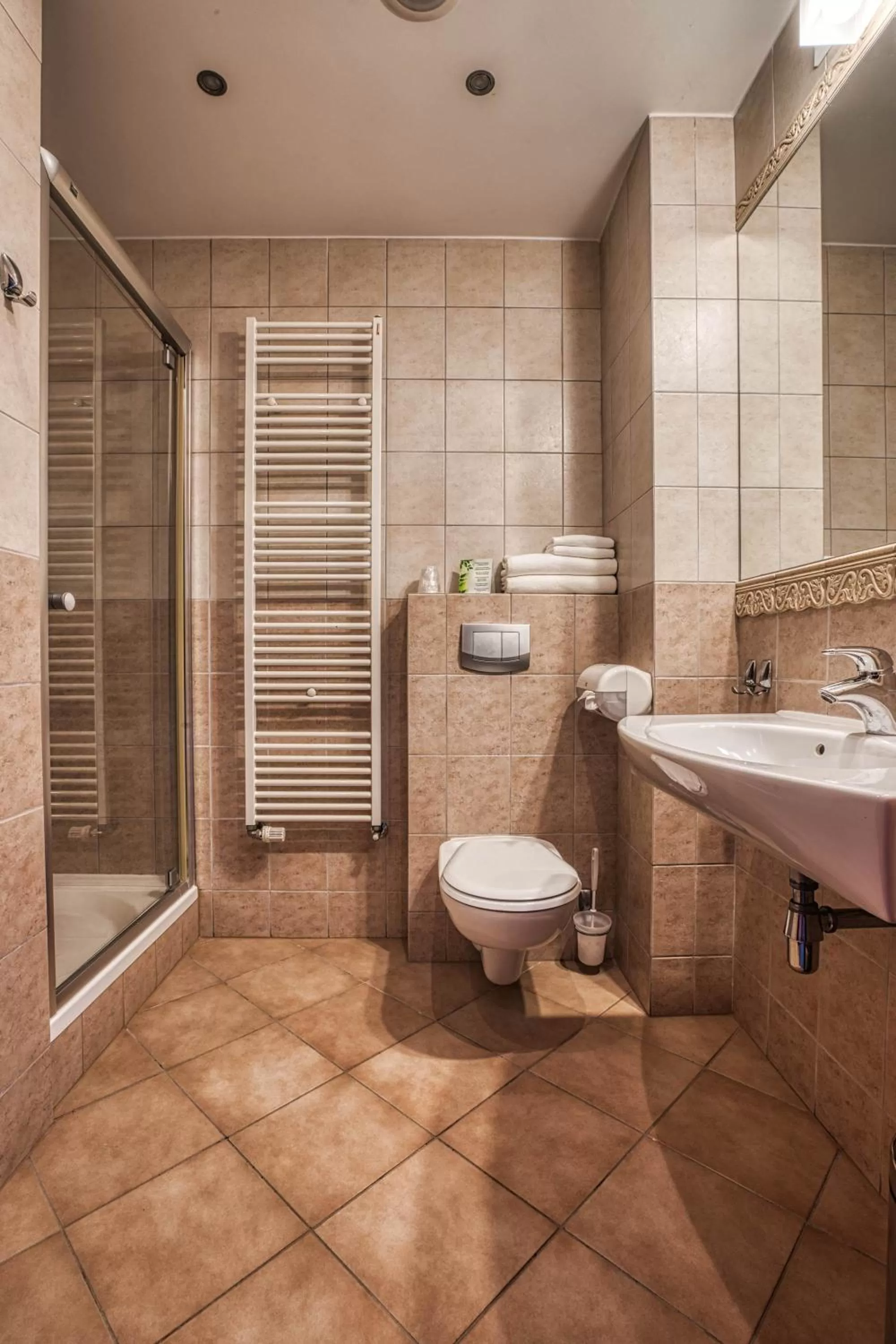 Shower in 4 Pory Roku Resort Sauna & Spa