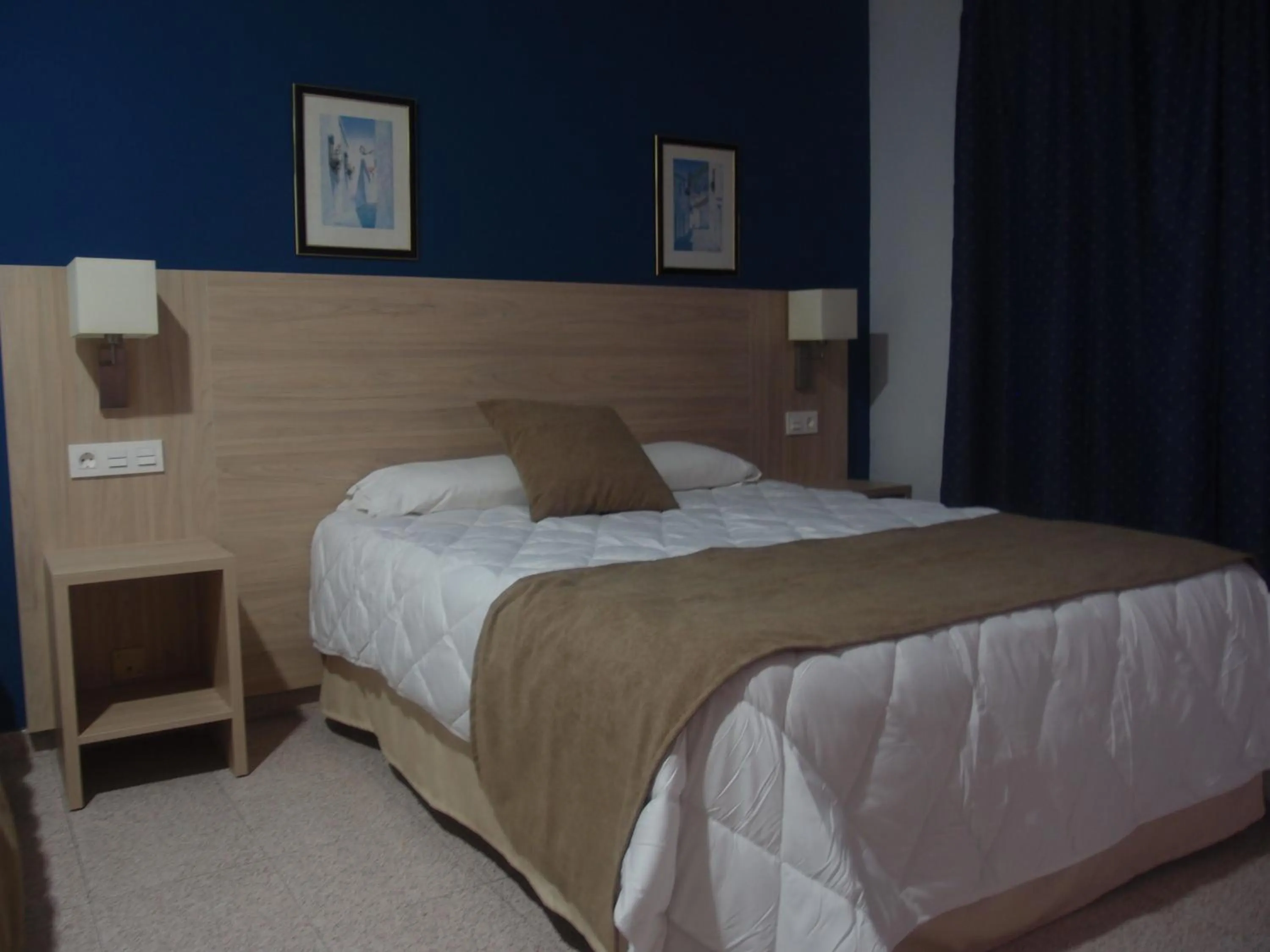 Bed in Hotel Catalán Puerto Real