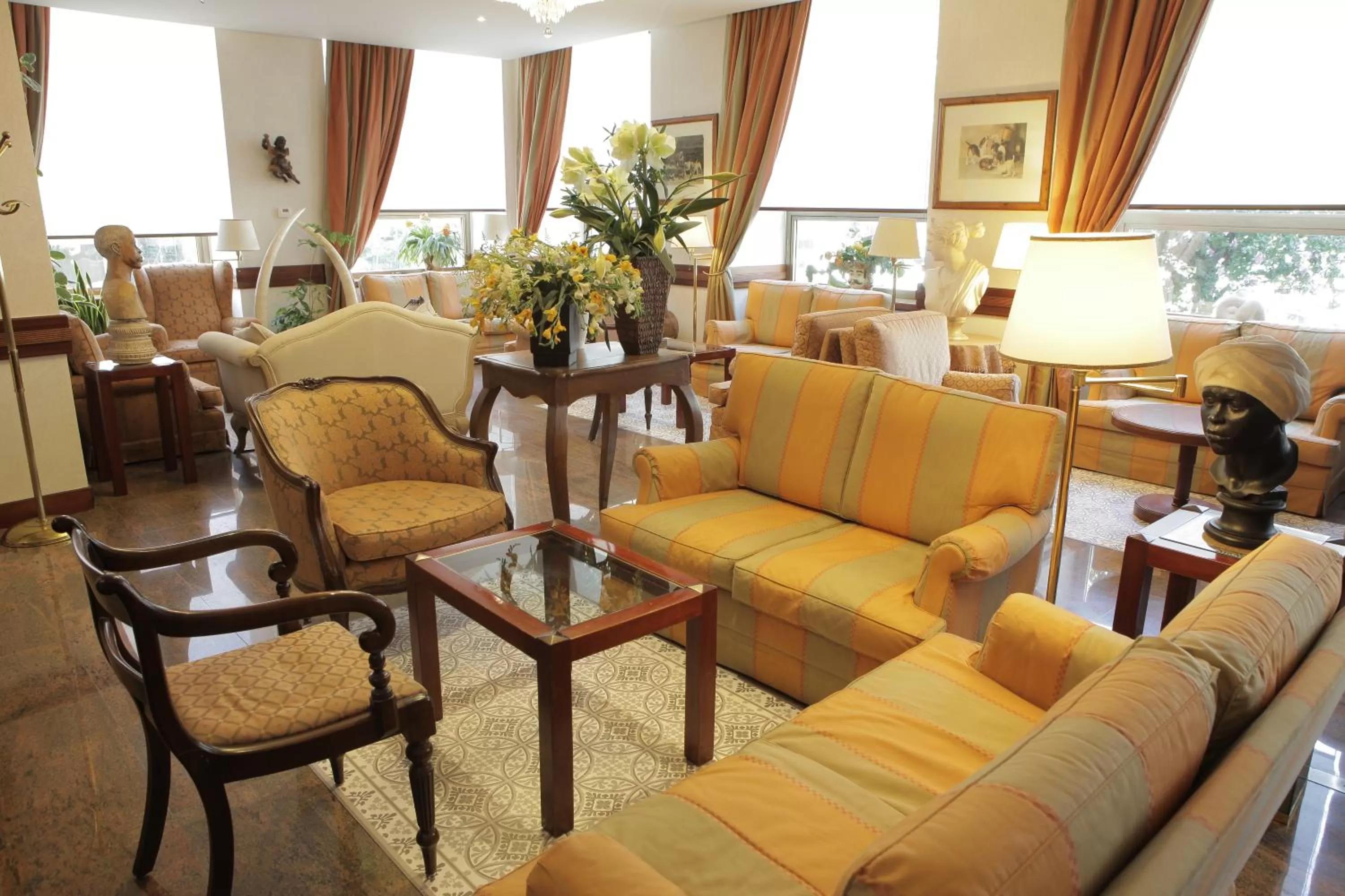 Communal lounge/ TV room in Hotel Bristol