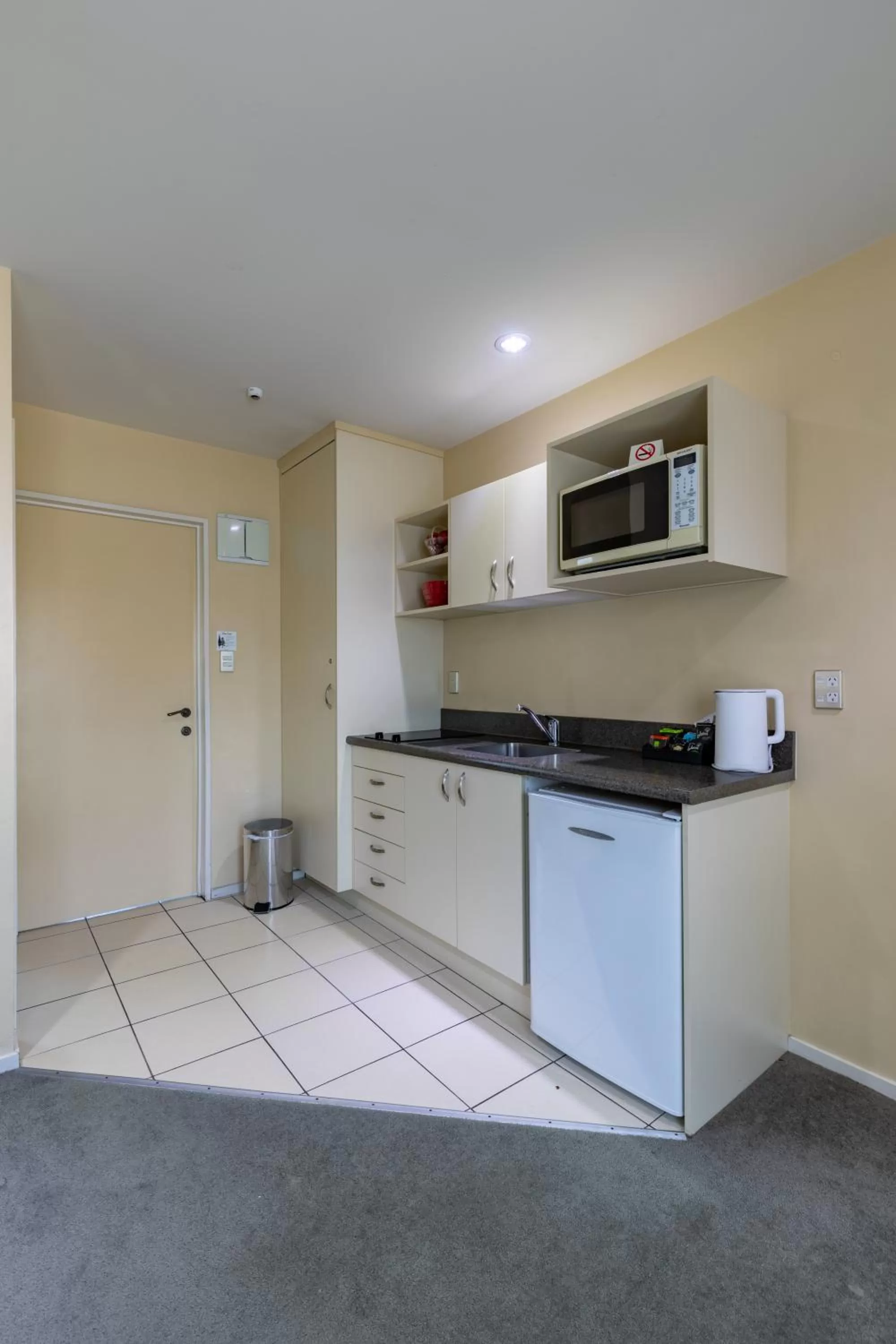 Kitchen or kitchenette in Abbella Lodge Motel