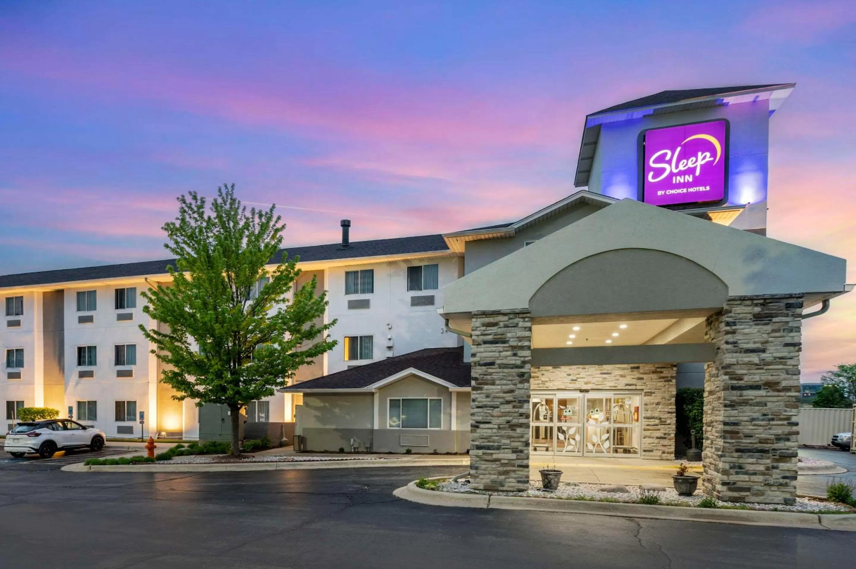 Property building in Sleep Inn Naperville - Chicago