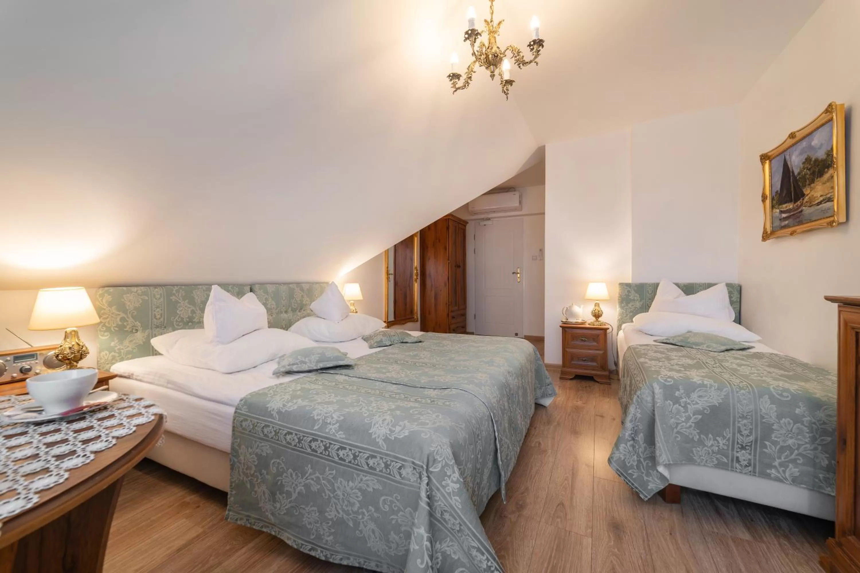 Bed in Pensjonat & Restauracja Admirał