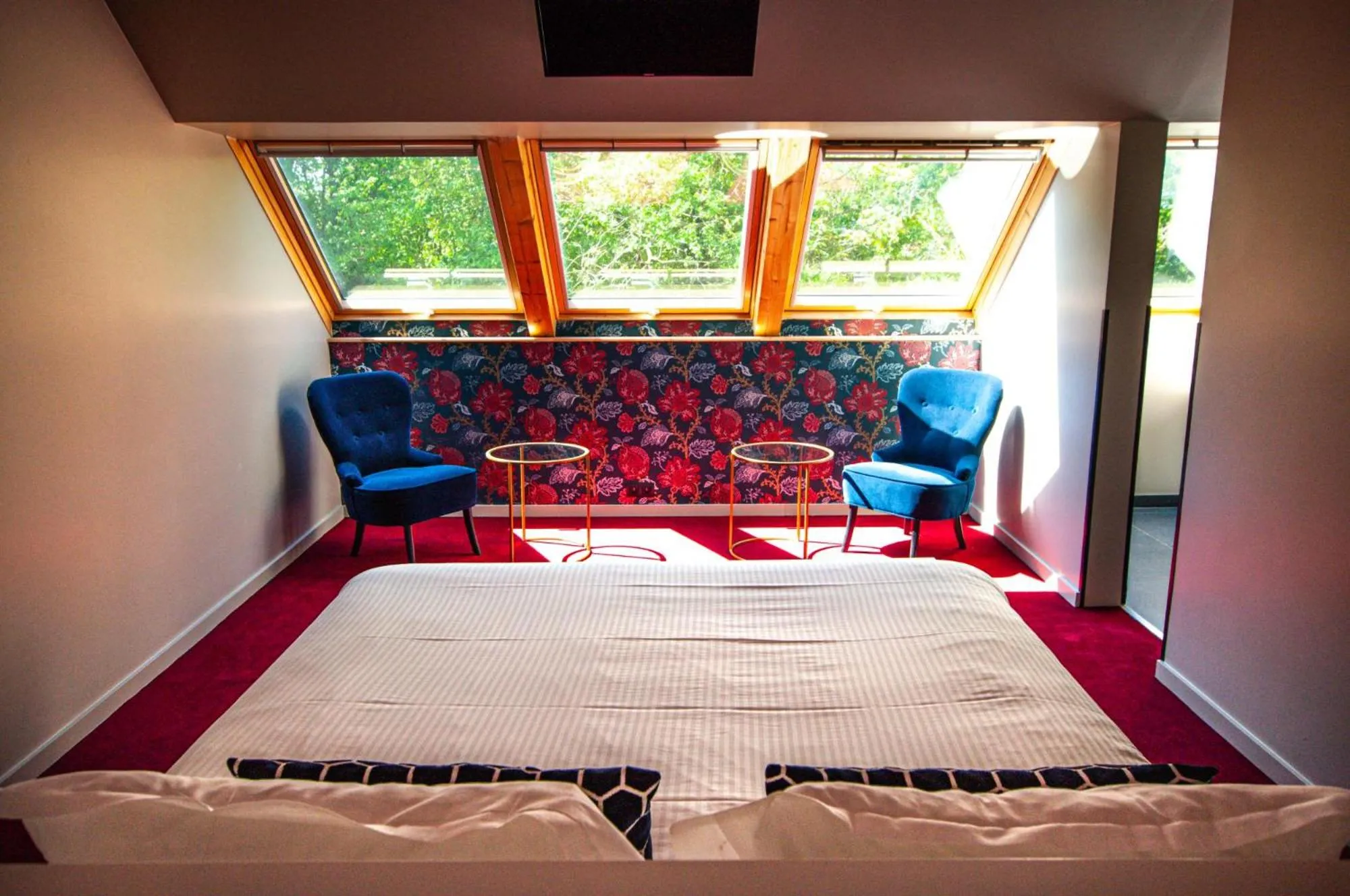 Photo of the whole room, Bed in Domaine De La Corniche