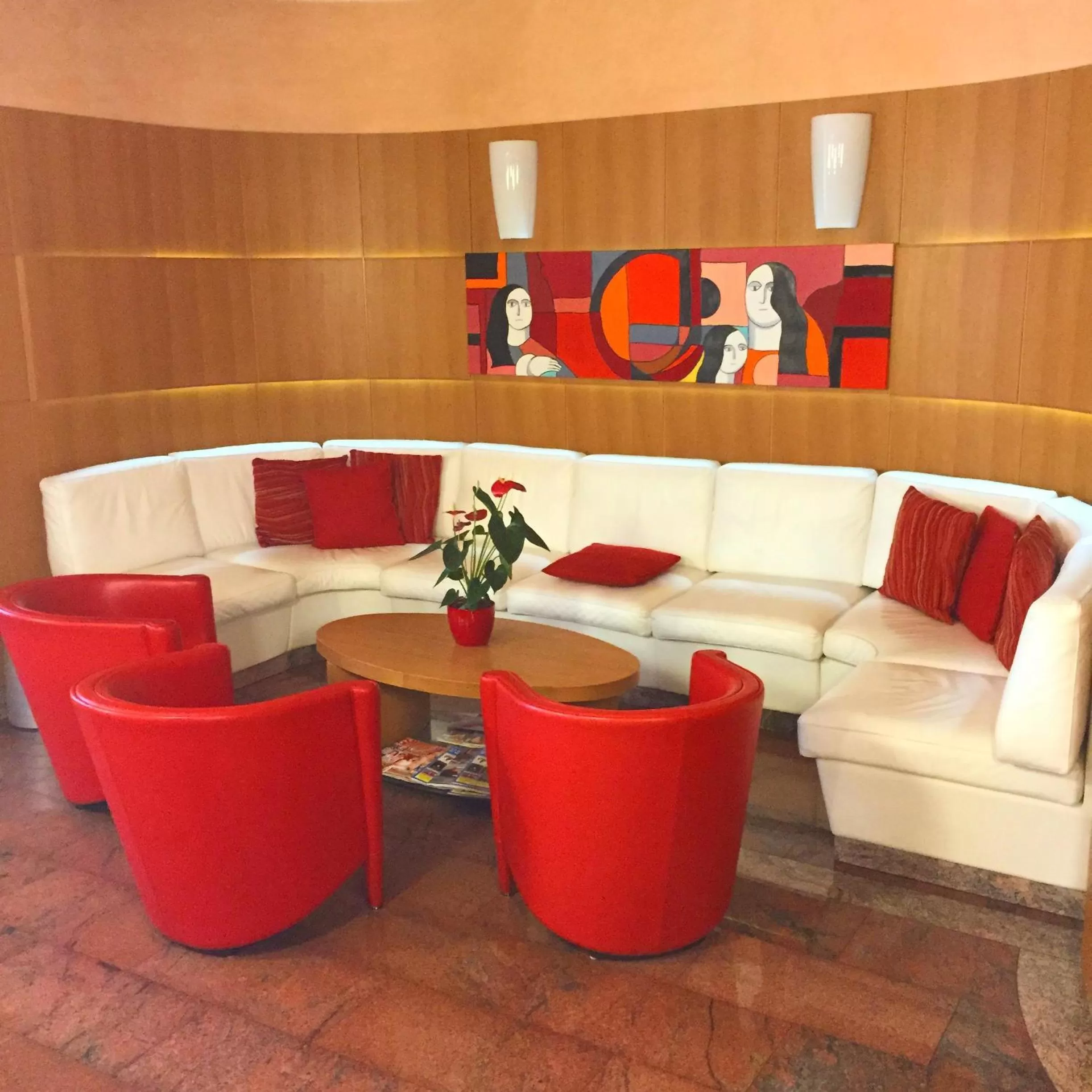 Lobby or reception in Le Petit Hotel