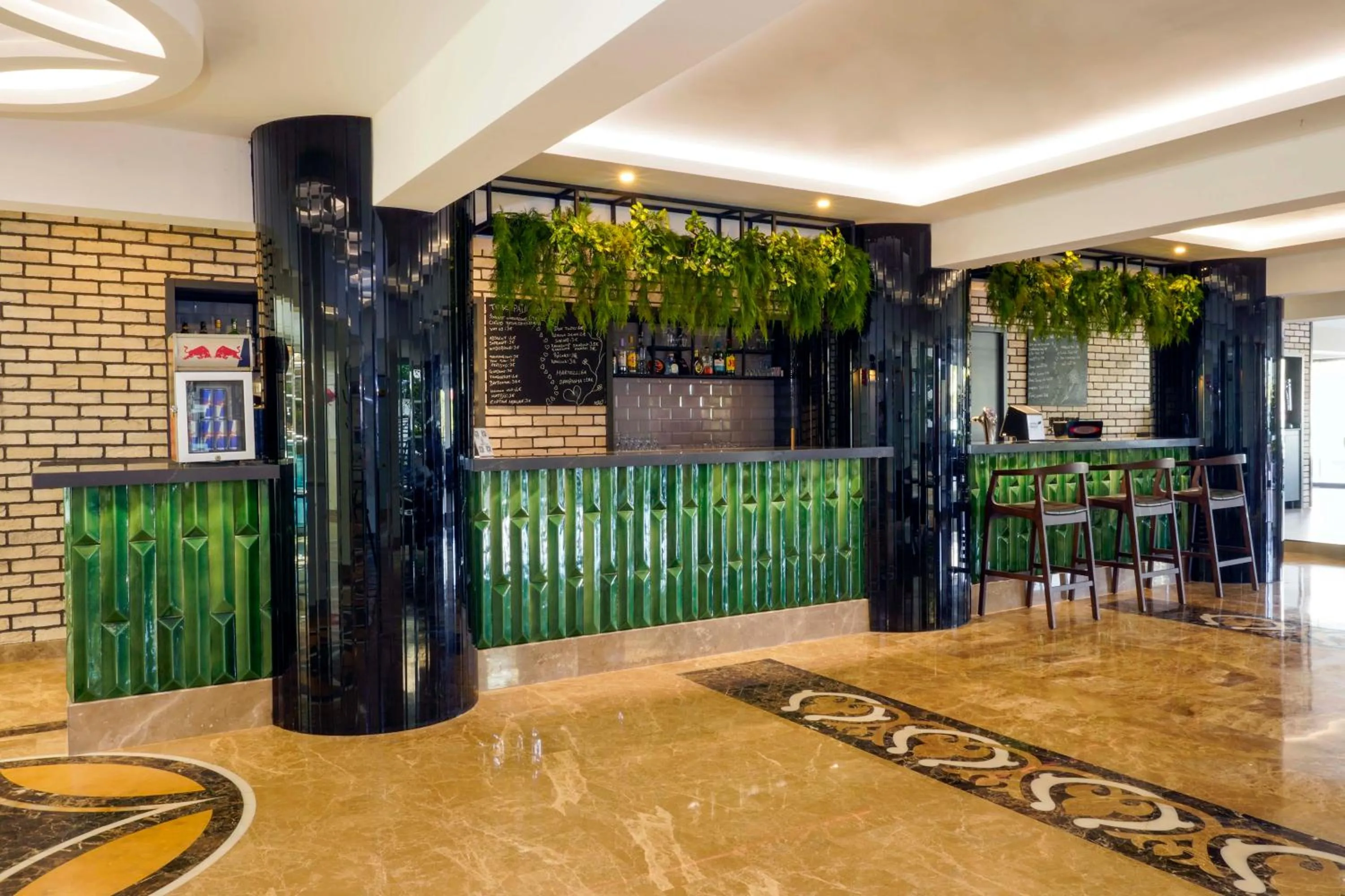 Restaurant/places to eat in Tac Premier Hotel & Spa