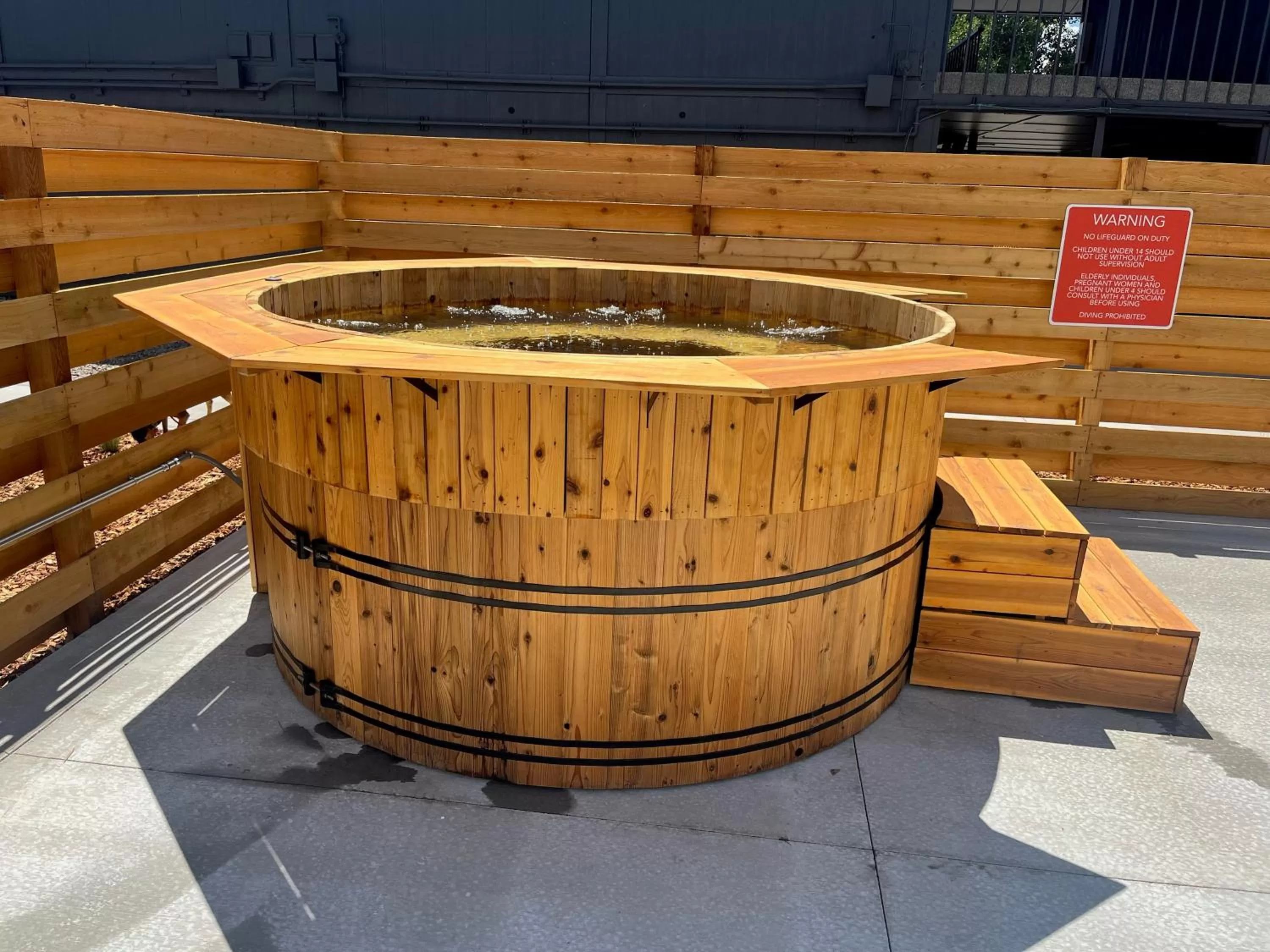 Hot Tub in LOGE Wolf Creek