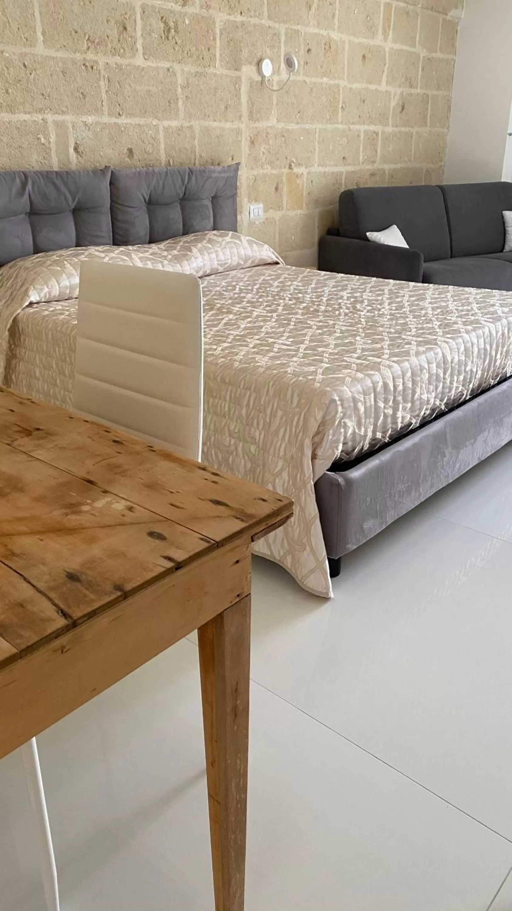 Living room, Bed in Recinto antico Sweet Rooms