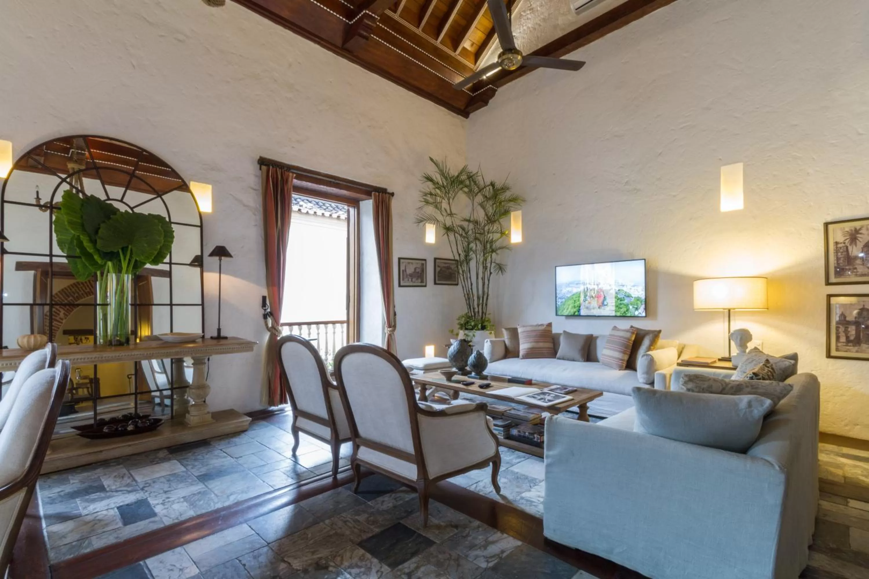 Restaurant/places to eat in Hotel Boutique Casa del Coliseo