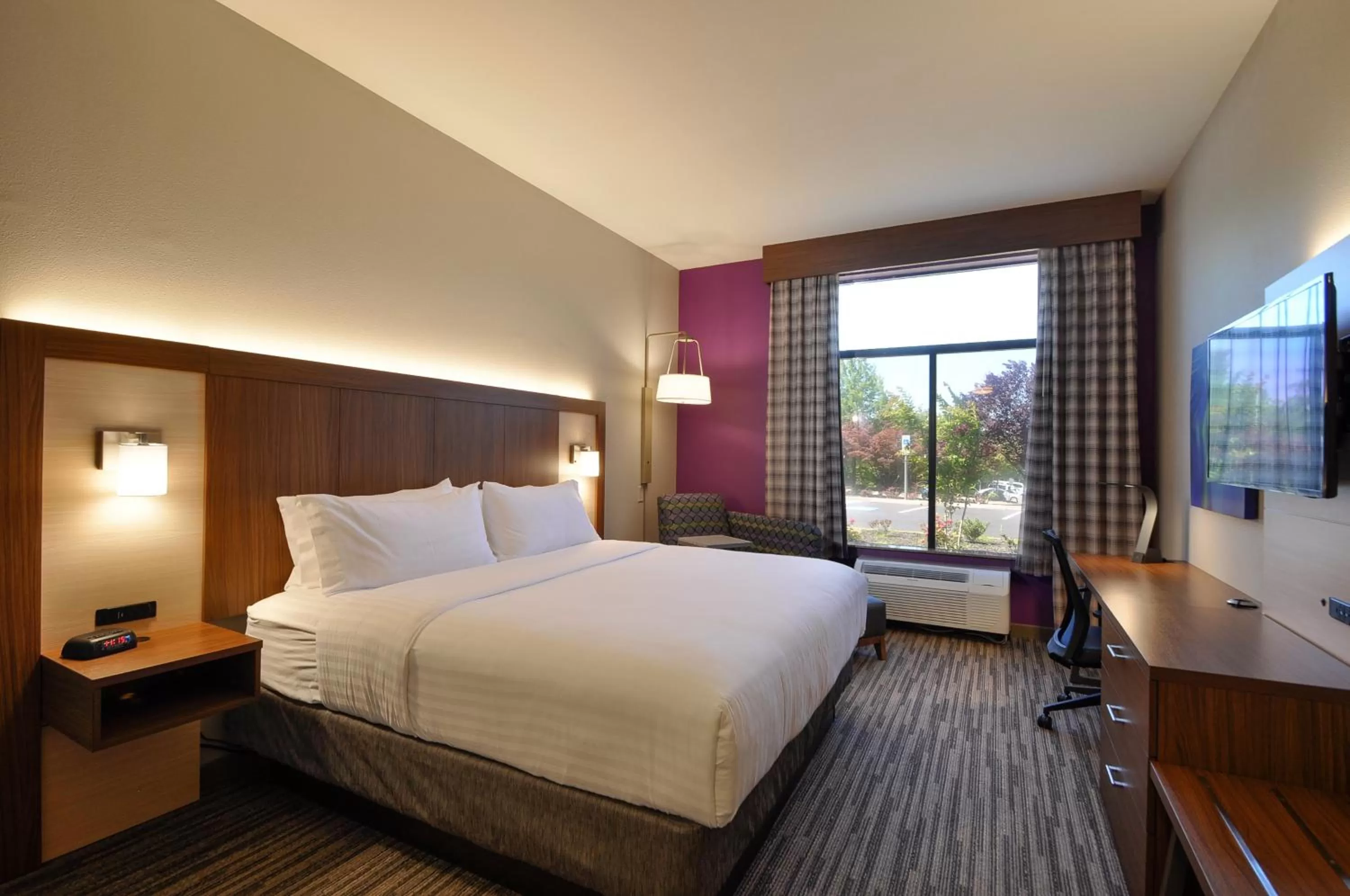 Photo of the whole room, Bed in Holiday Inn Express Quantico - Stafford by IHG