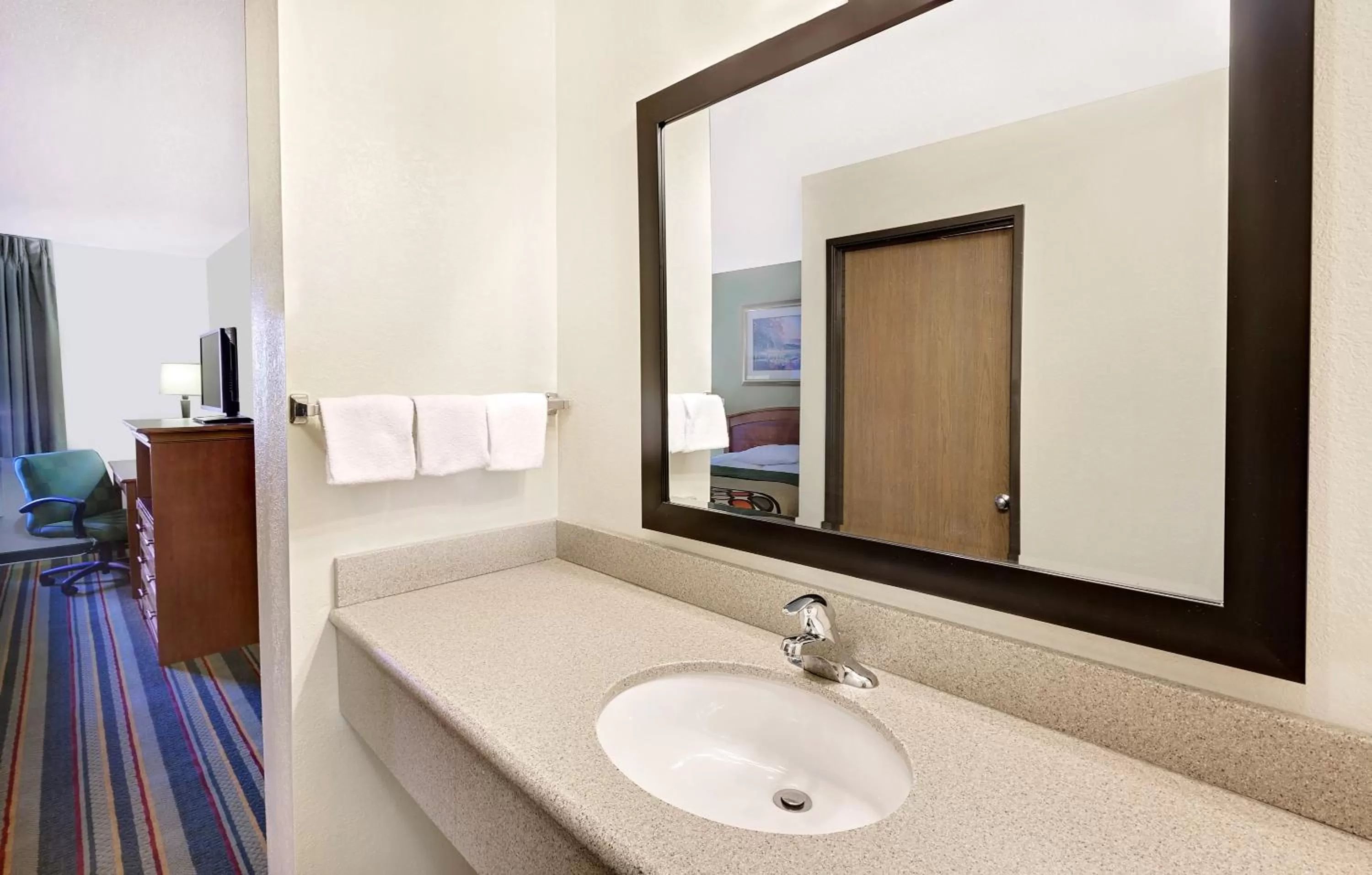 King Kitchenette Suite - Non-Smoking in Super 8 by Wyndham Mt. Pleasant