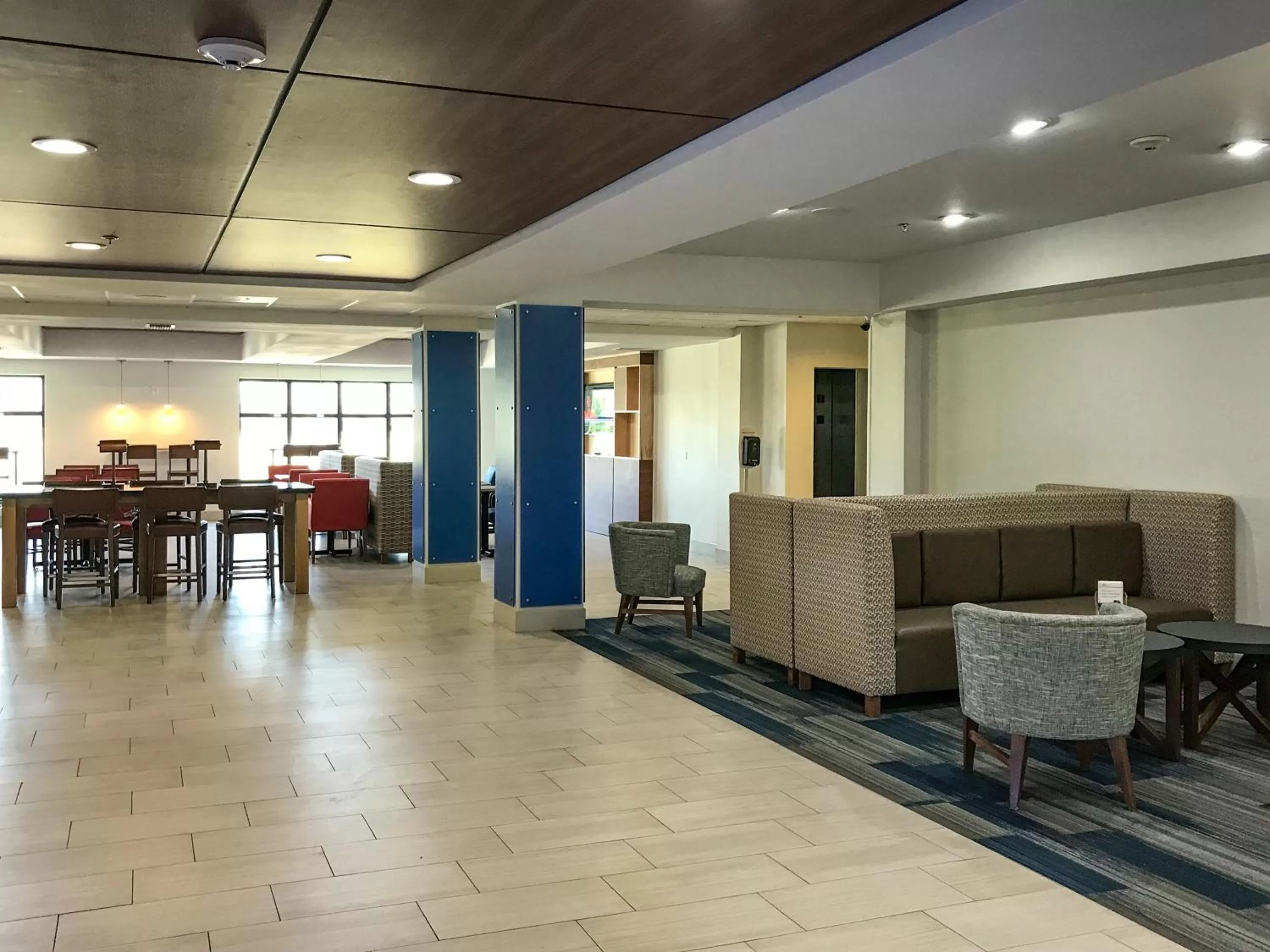 Property building in Holiday Inn Express & Suites Lubbock West by IHG