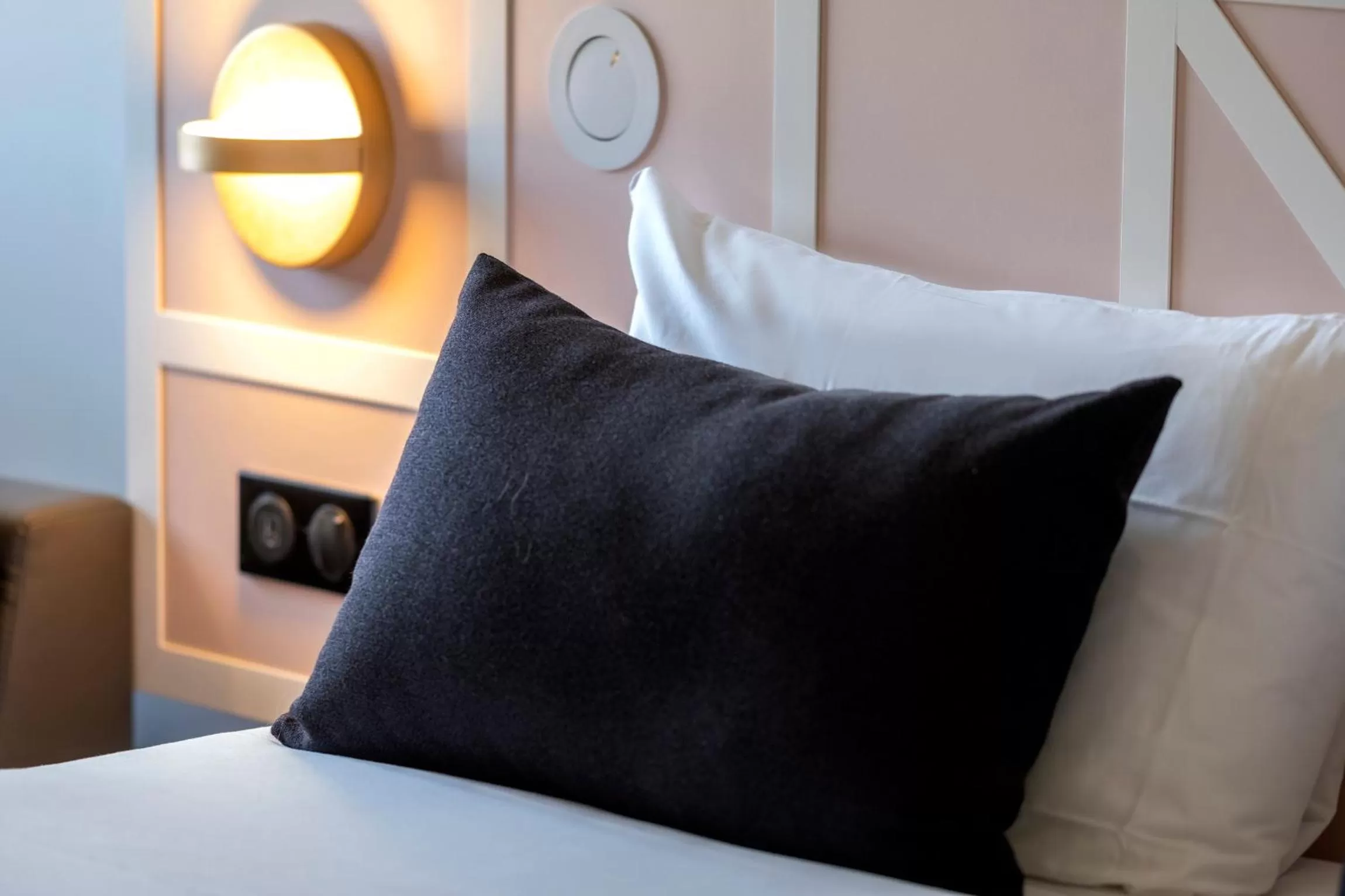 Bed in Mercure Rouen Centre Champ de Mars