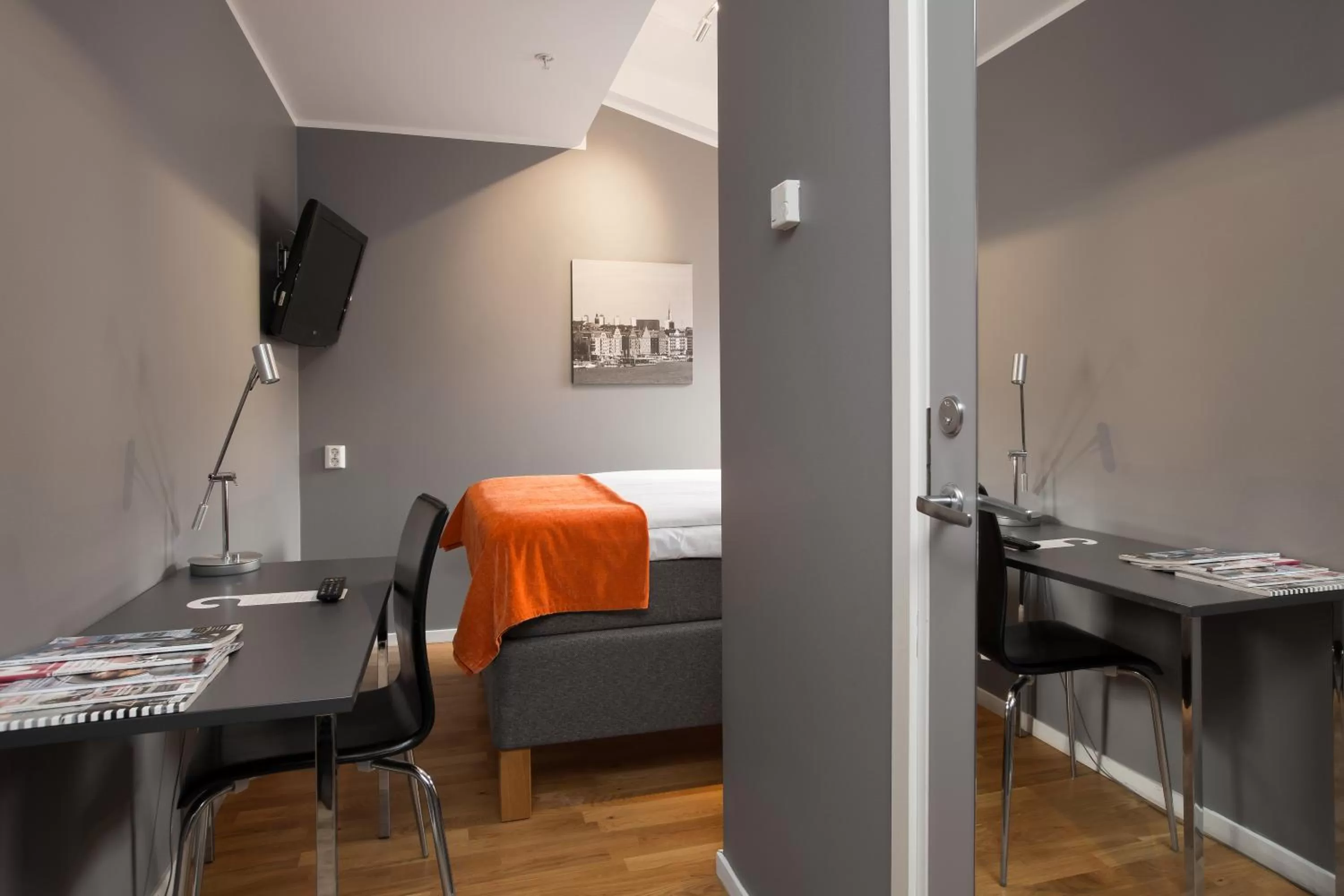 Photo of the whole room in Connect Hotel City