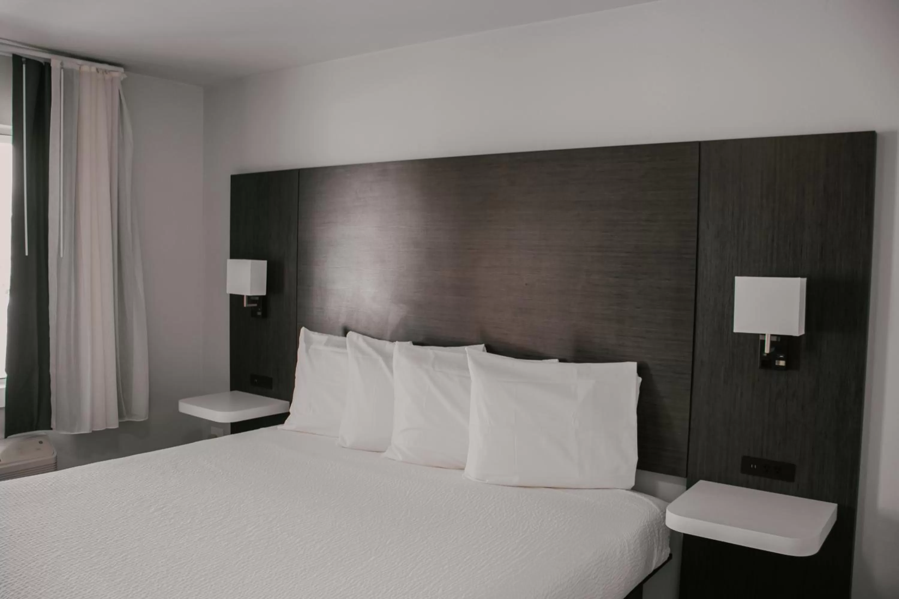 Guests, Bed in Bears Ears Inn