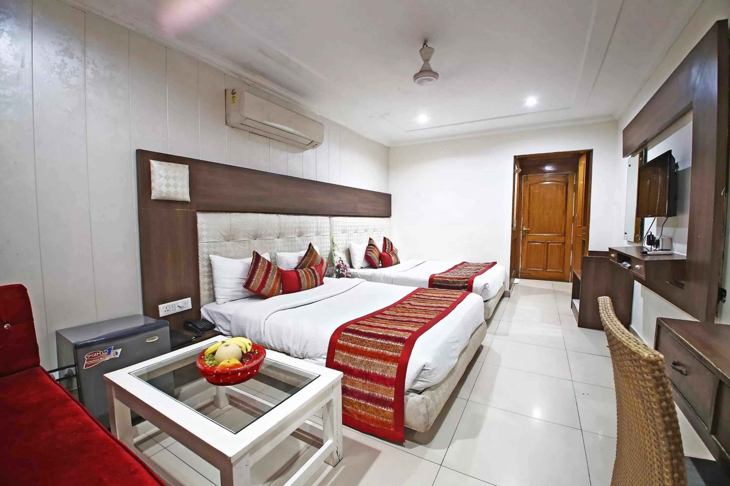 Photo of the whole room, Bed in Hotel Diamond Plaza