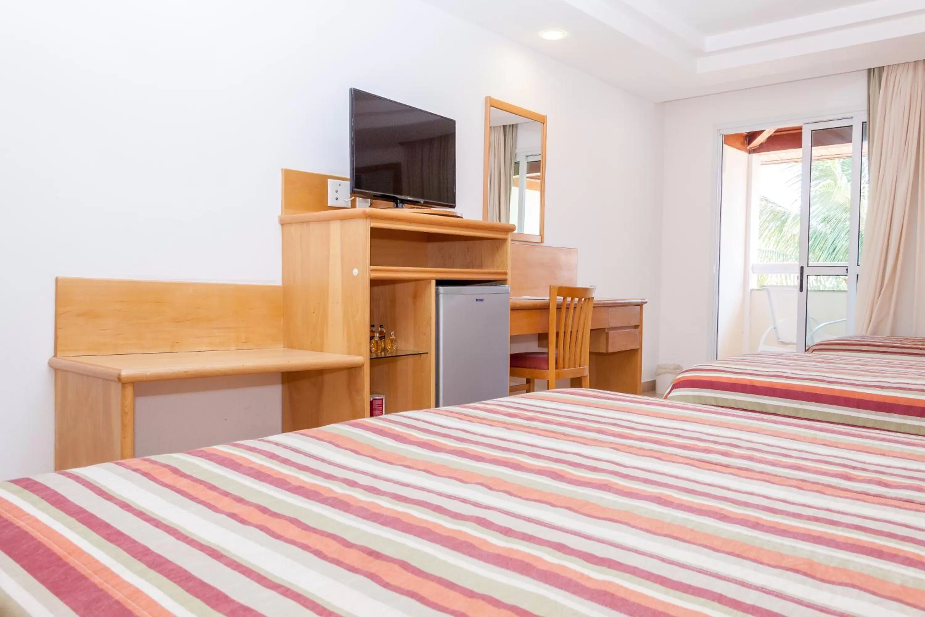 Day, Bed in Hotel Atlântico Búzios Convention