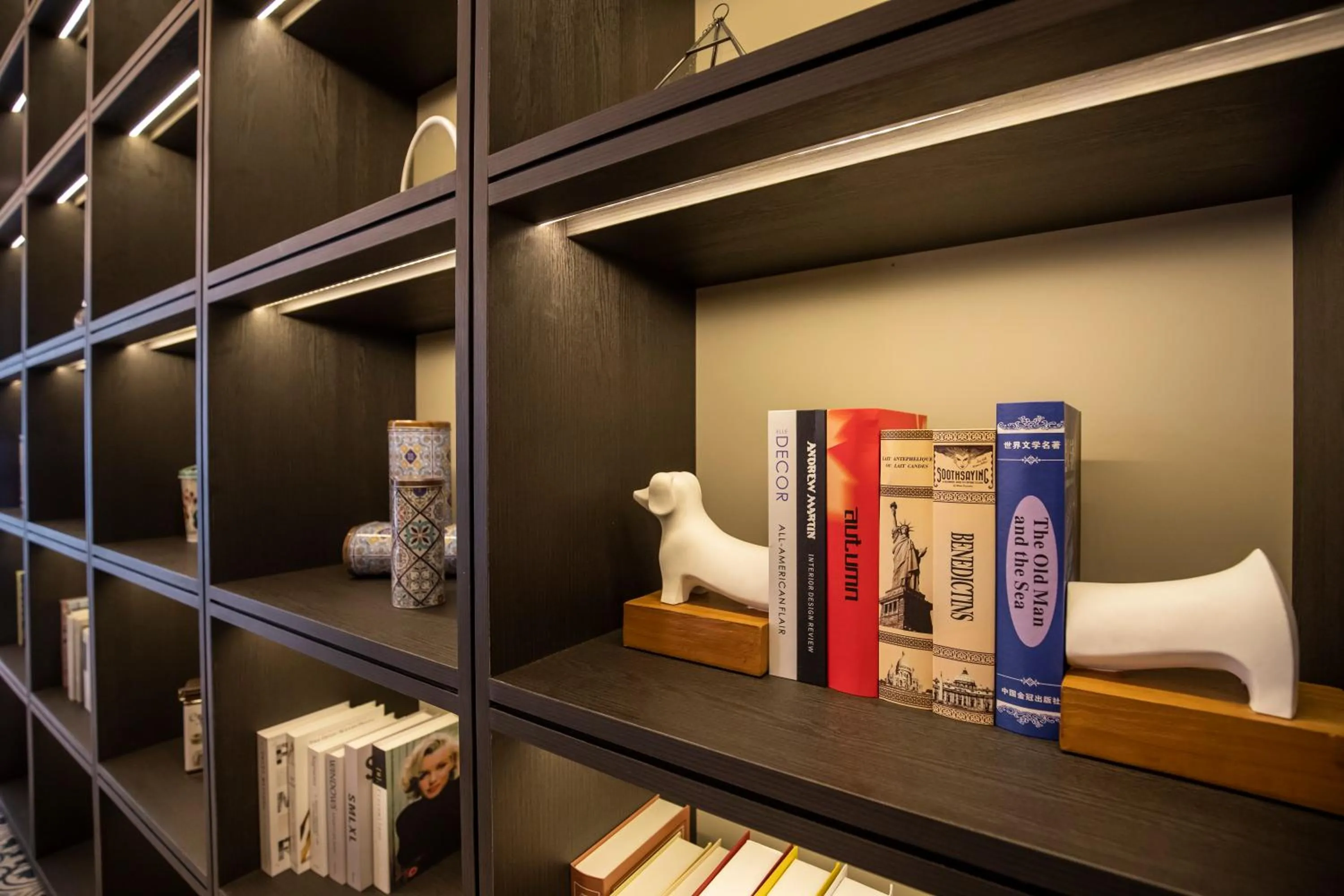 Communal lounge/ TV room in ibis Styles Singapore Albert