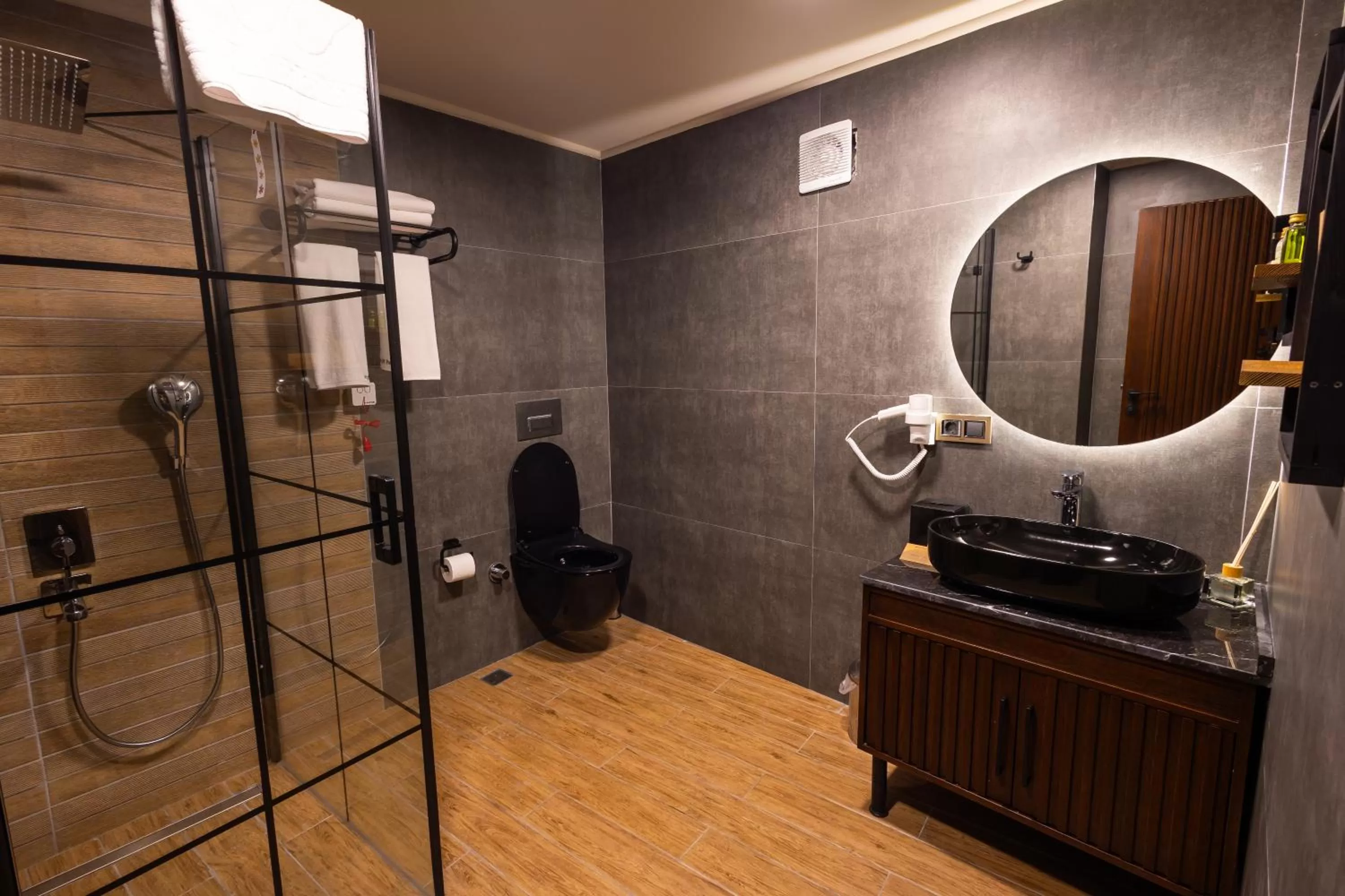 Bathroom in Tonight Hotel Port