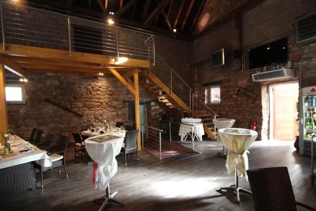 Restaurant/Places to Eat in Hotel Landgasthof Zur Alten Scheune