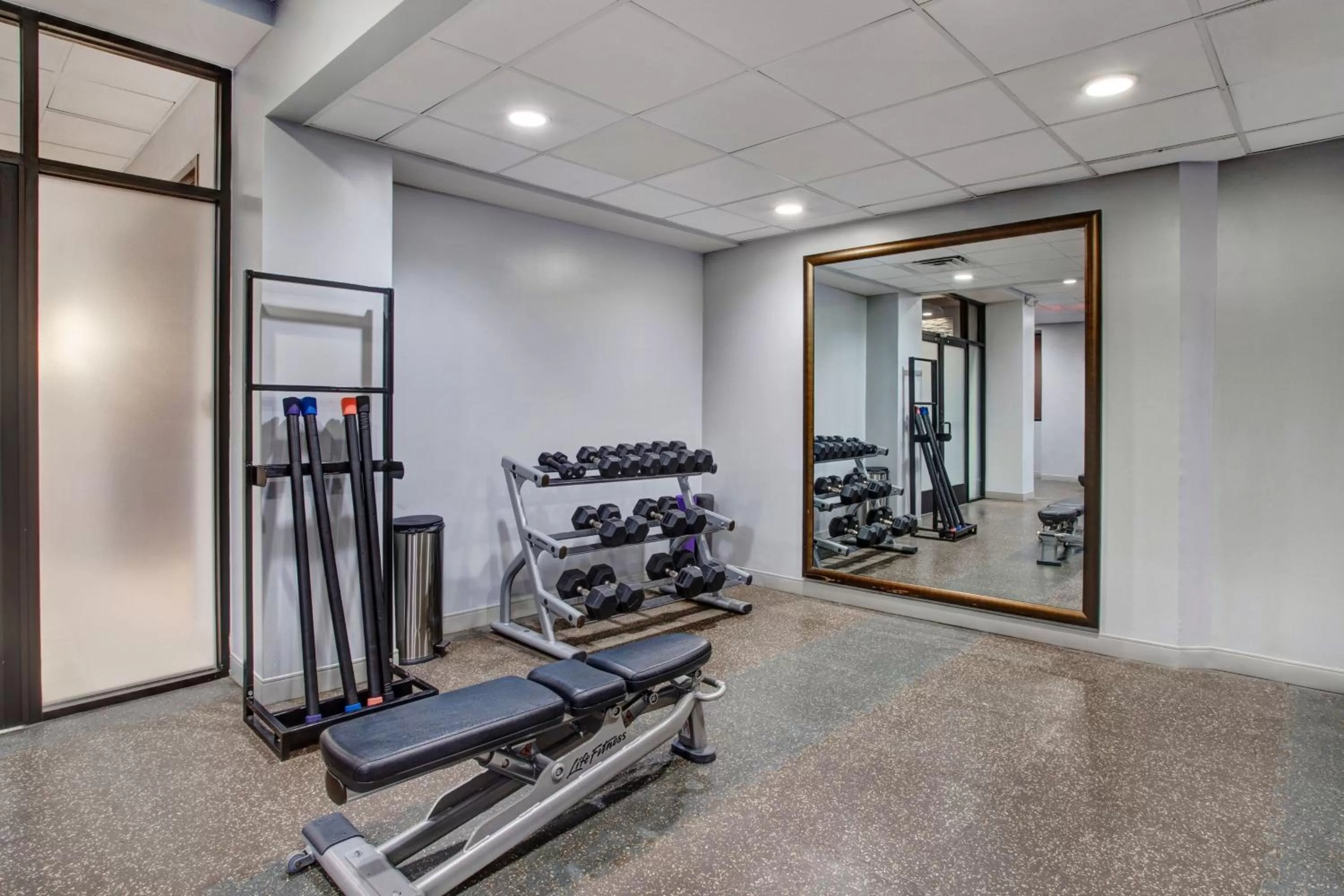 Fitness centre/facilities in Houston Marriott North