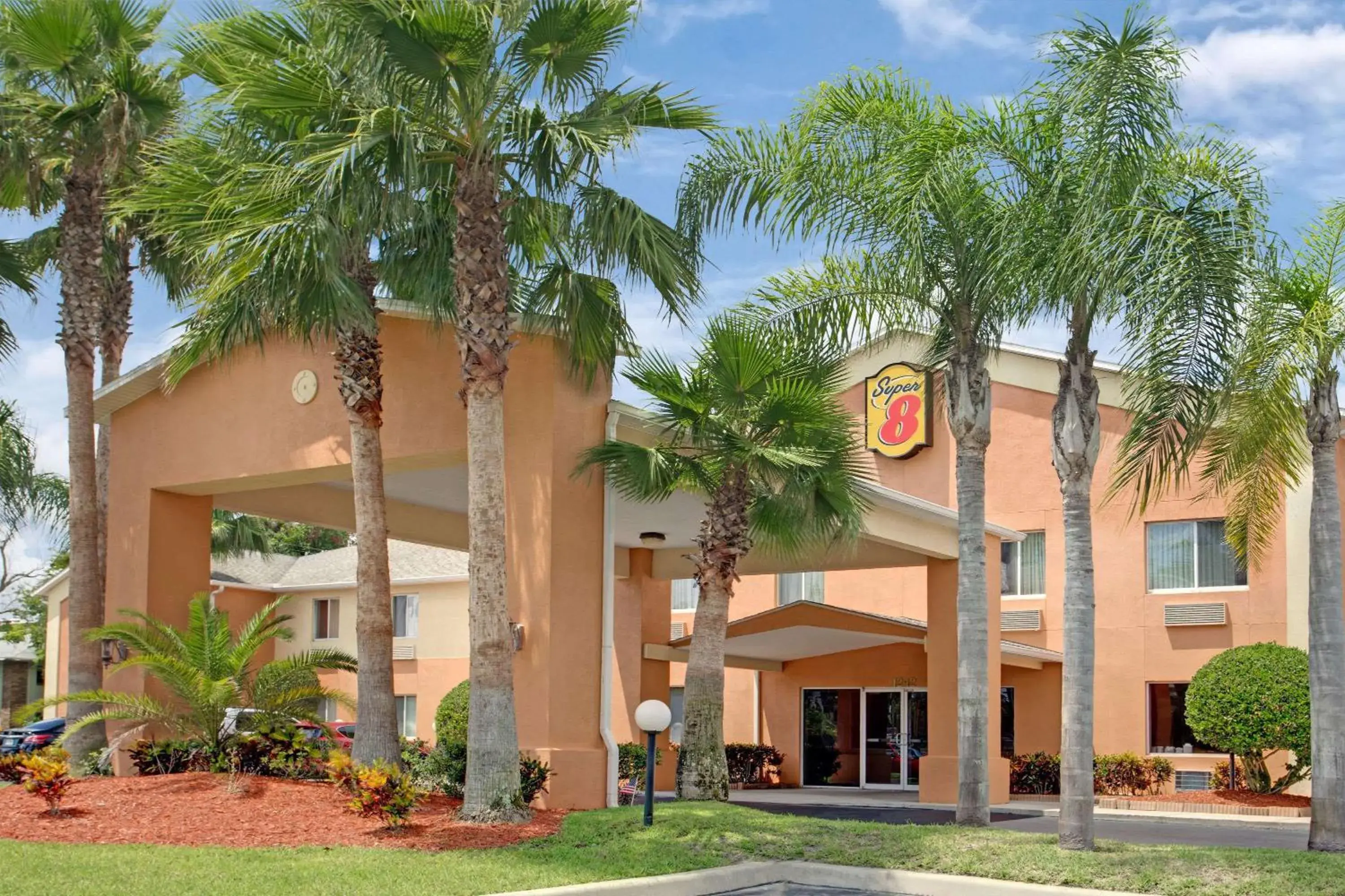 Super 8 by Wyndham Daytona Beach Super 8 by Wyndham Daytona Beach
