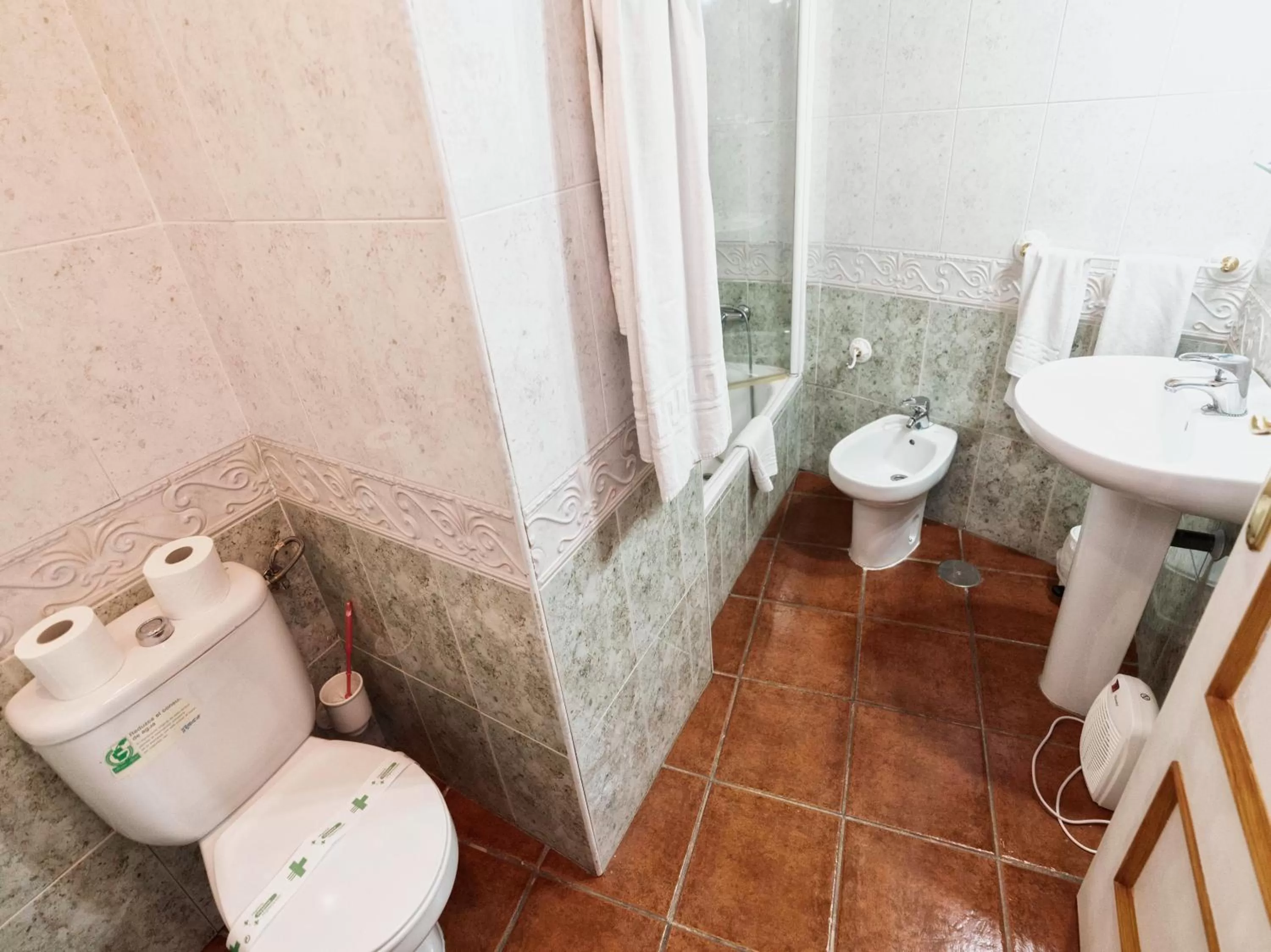 Bathroom in Hotel Las Palmeras by Vivere Stays