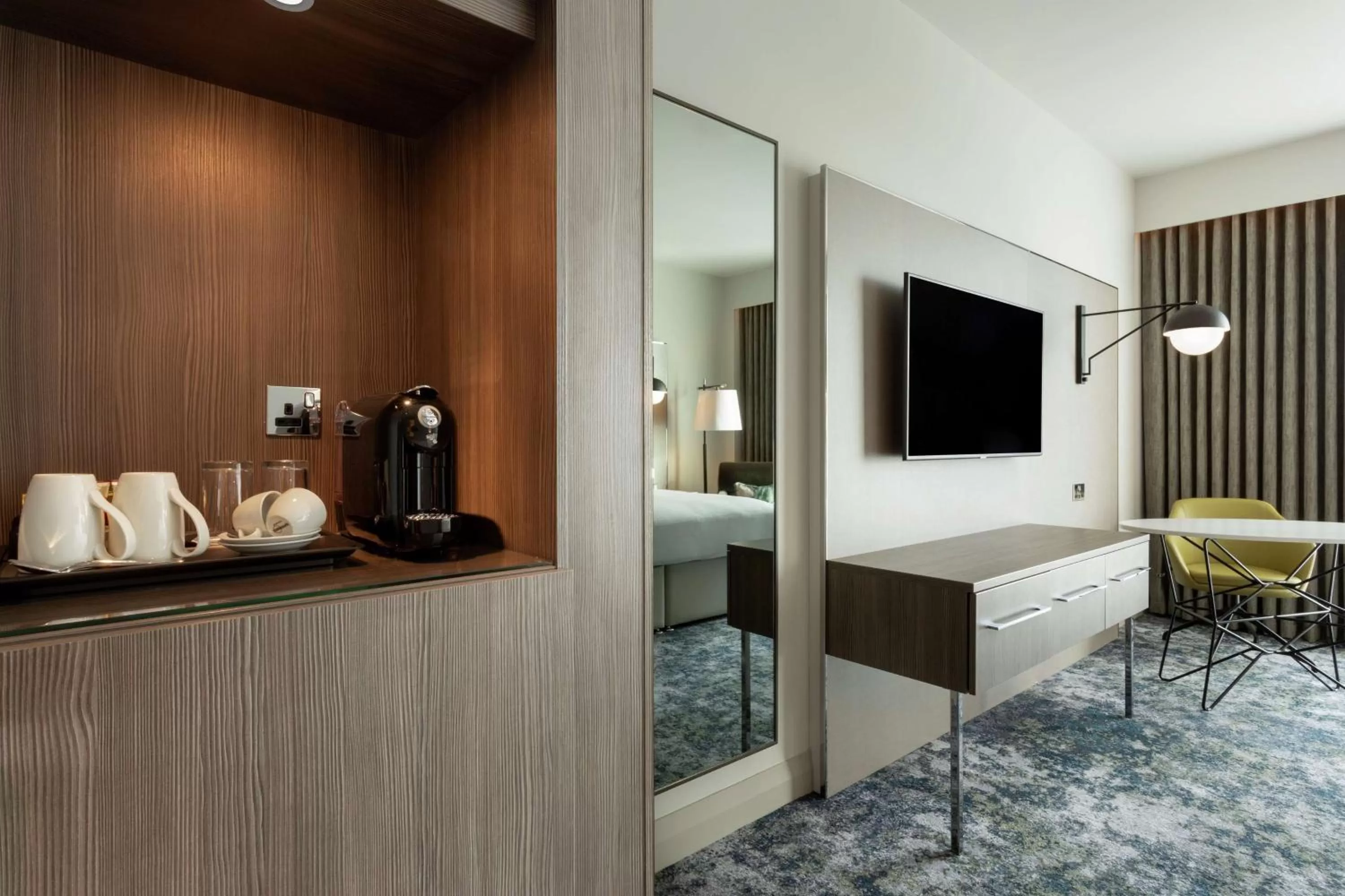 TV and multimedia, Bed in Hilton Aberdeen TECA