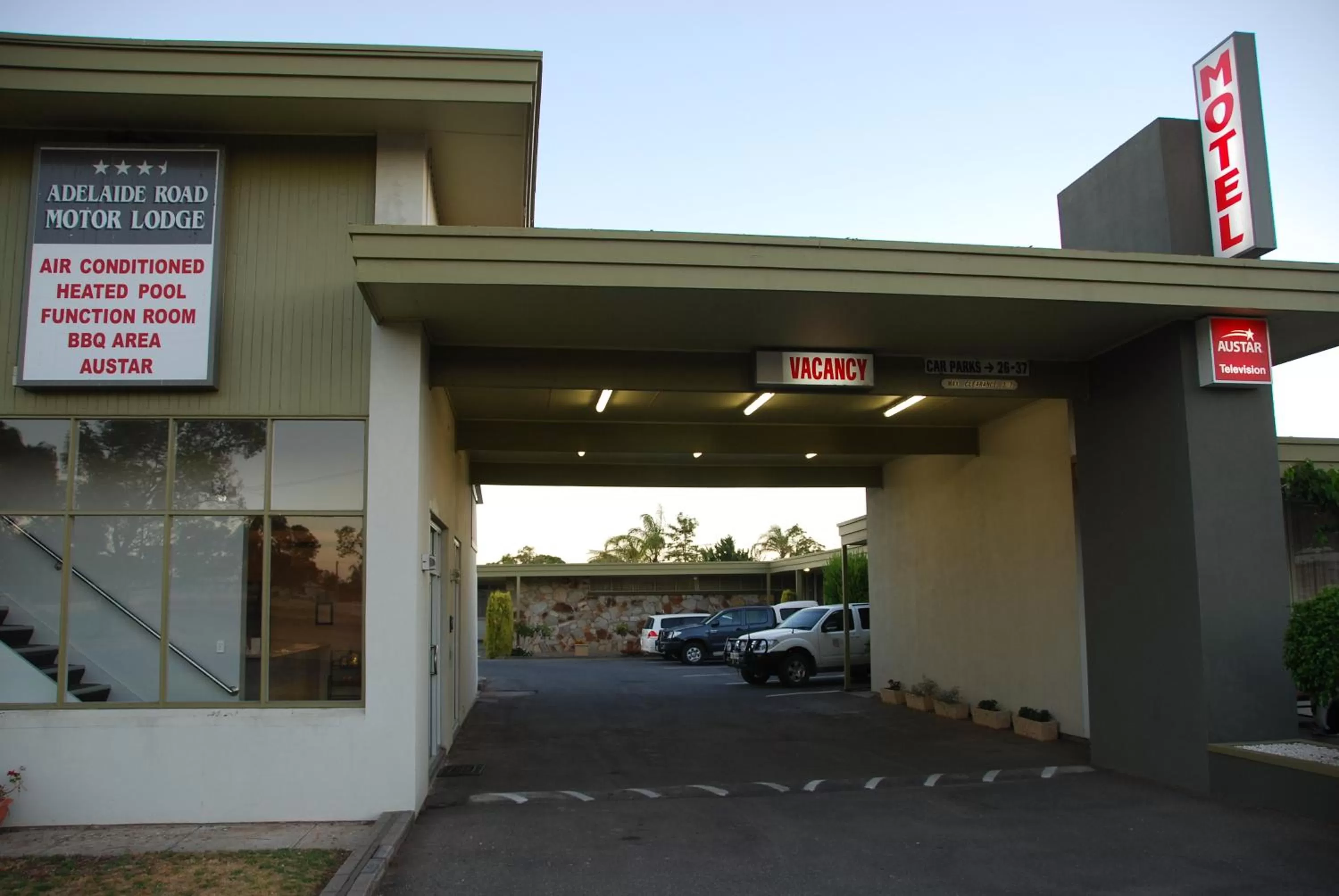 Facade/entrance in Adelaide Road Motor Lodge