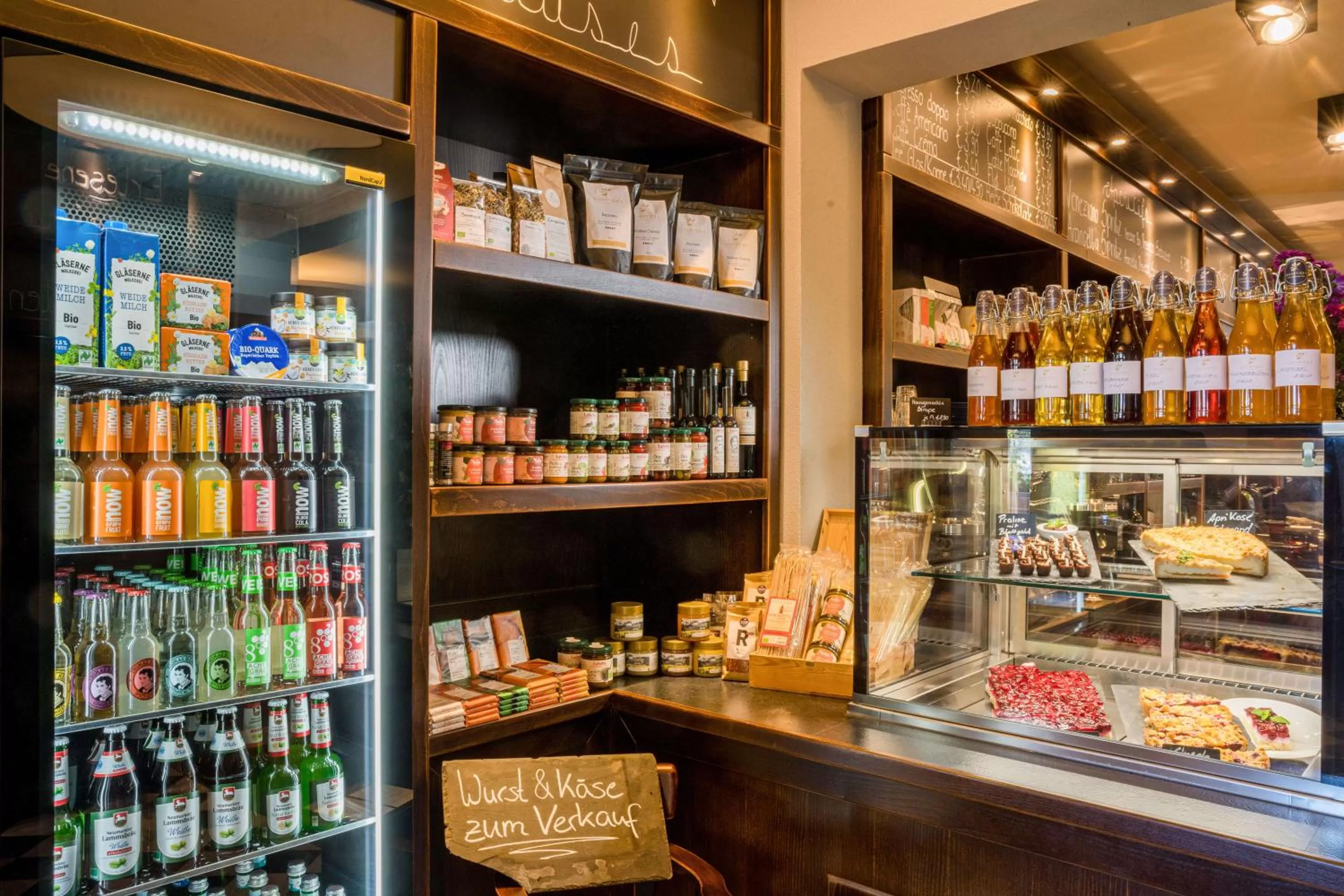 Lounge or bar in QUARTIER 5 Hotel & Restaurant, Sächsische Schweiz