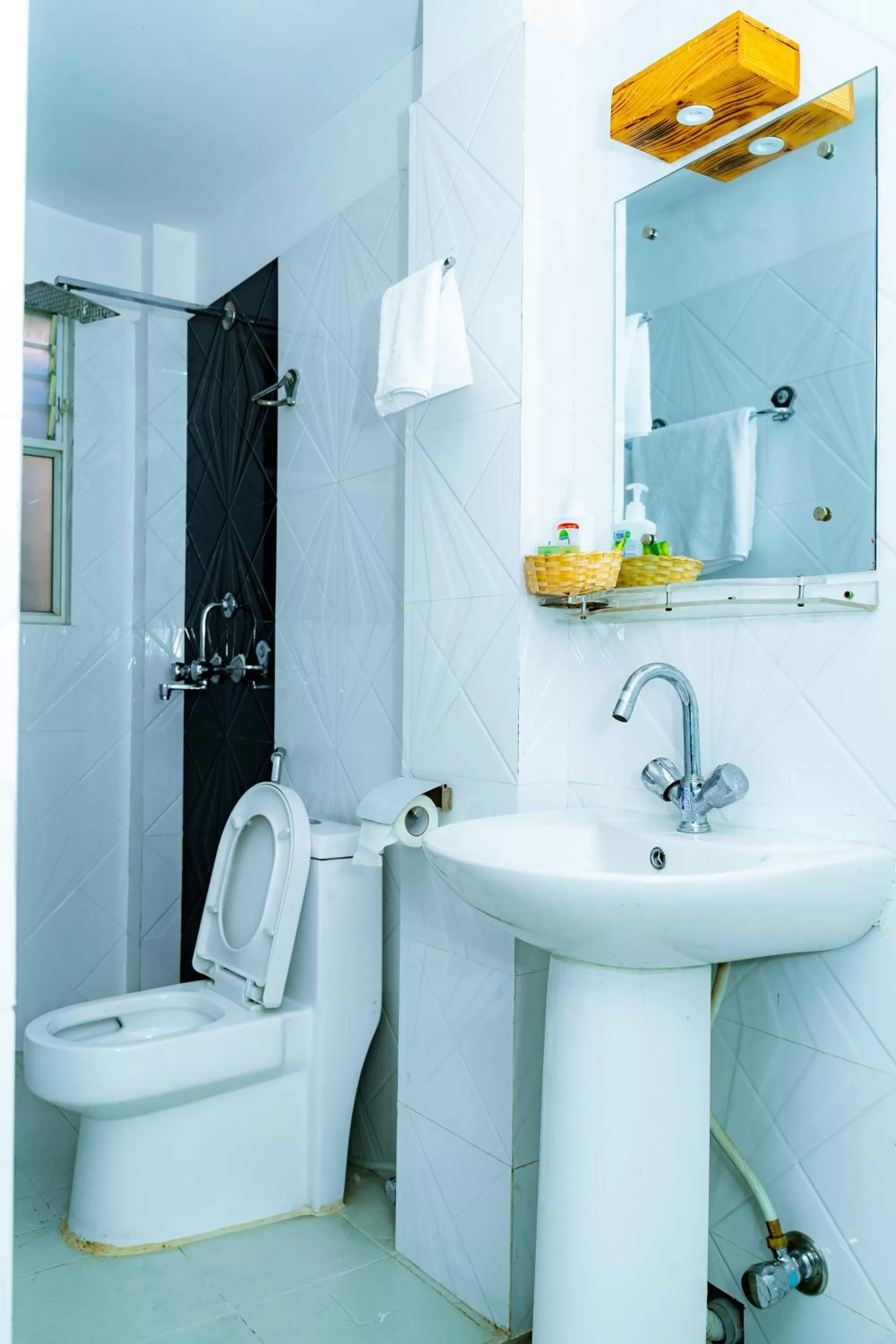 Bathroom in Silu Homes by Hostmandu