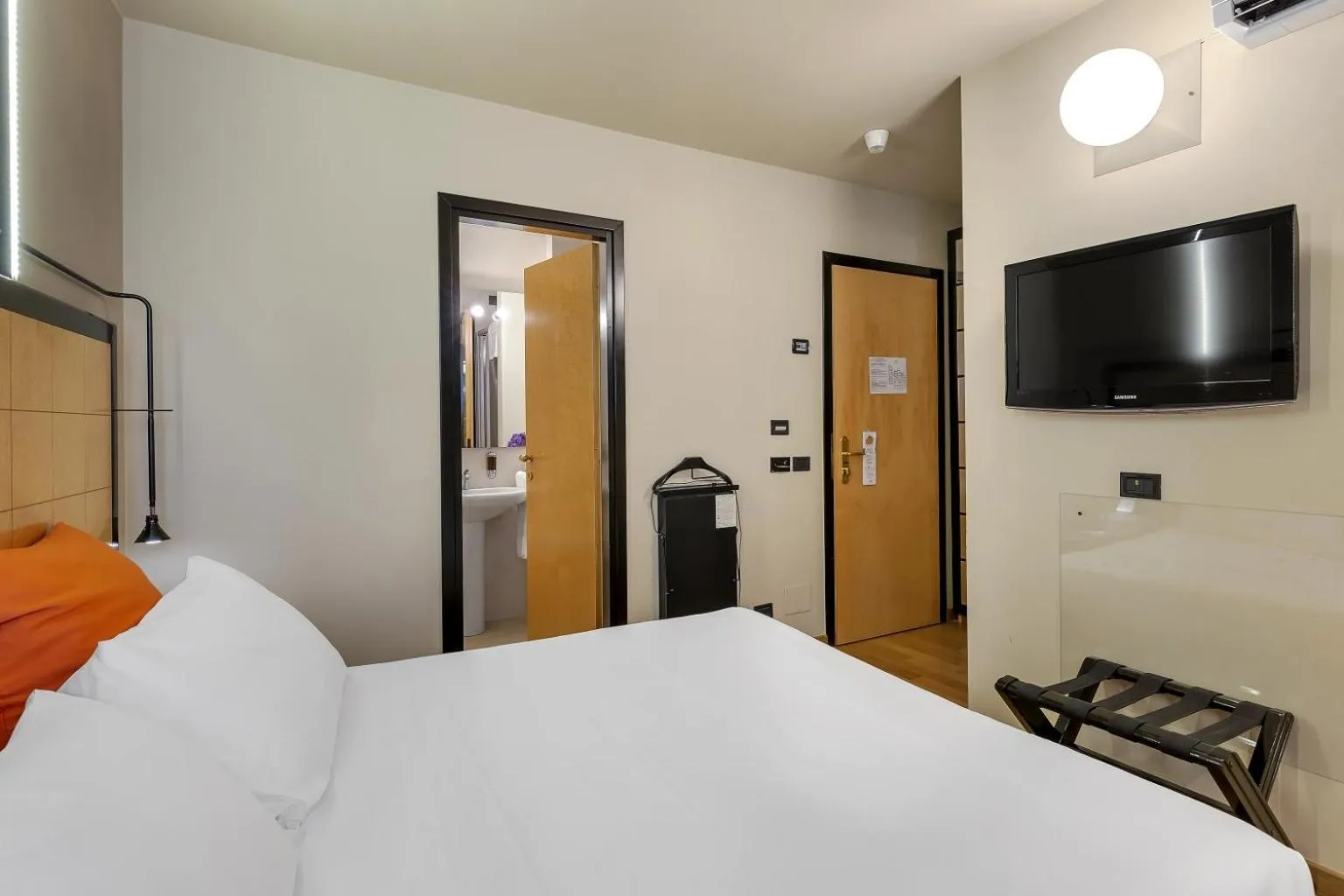 Photo of the whole room, Bed in Hotel Ancora