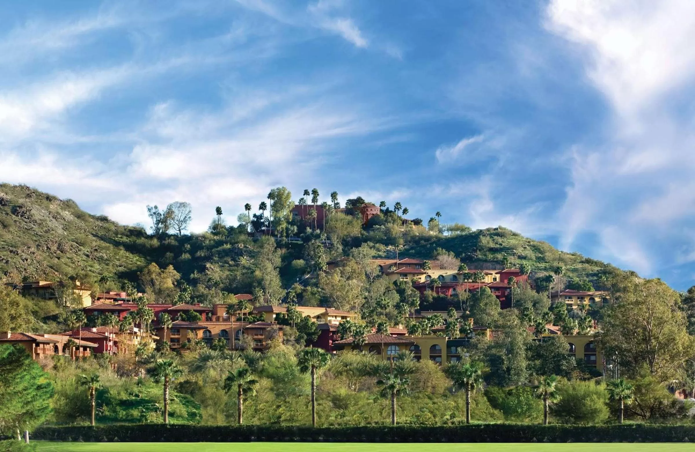 Property building in Hilton Phoenix Tapatio Cliffs Resort