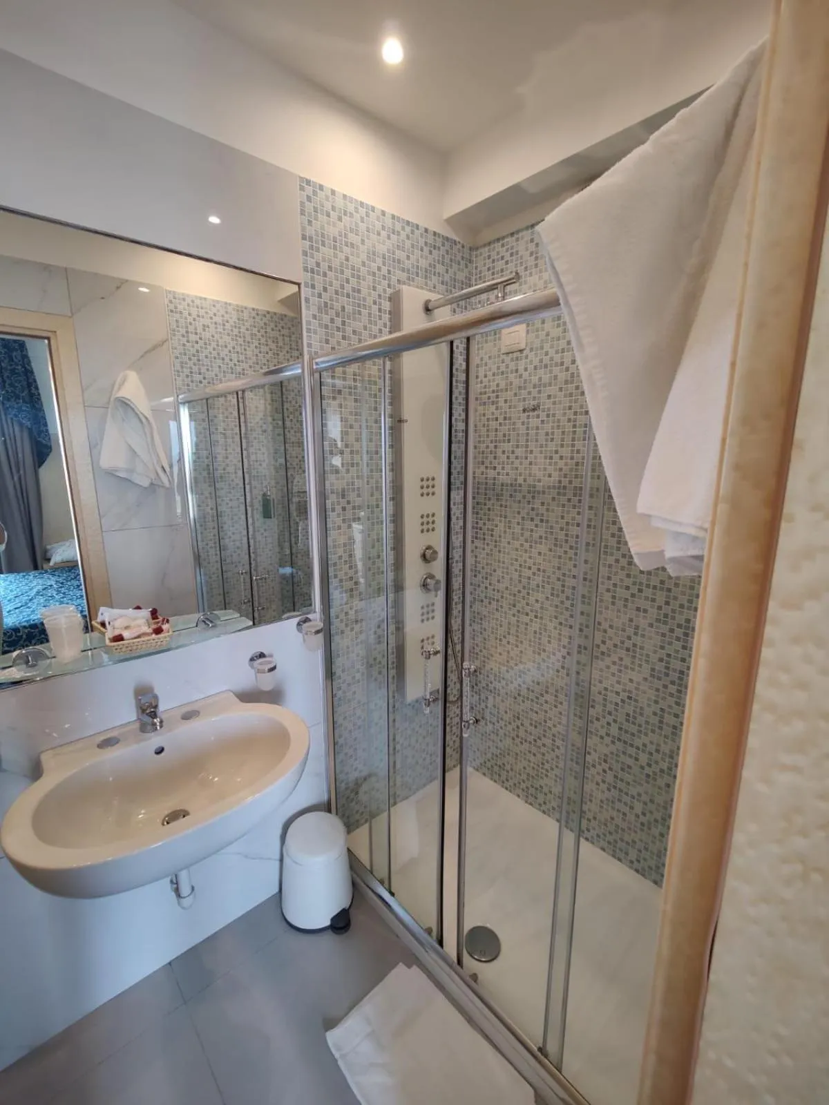 Bathroom in Hotel Ambassador