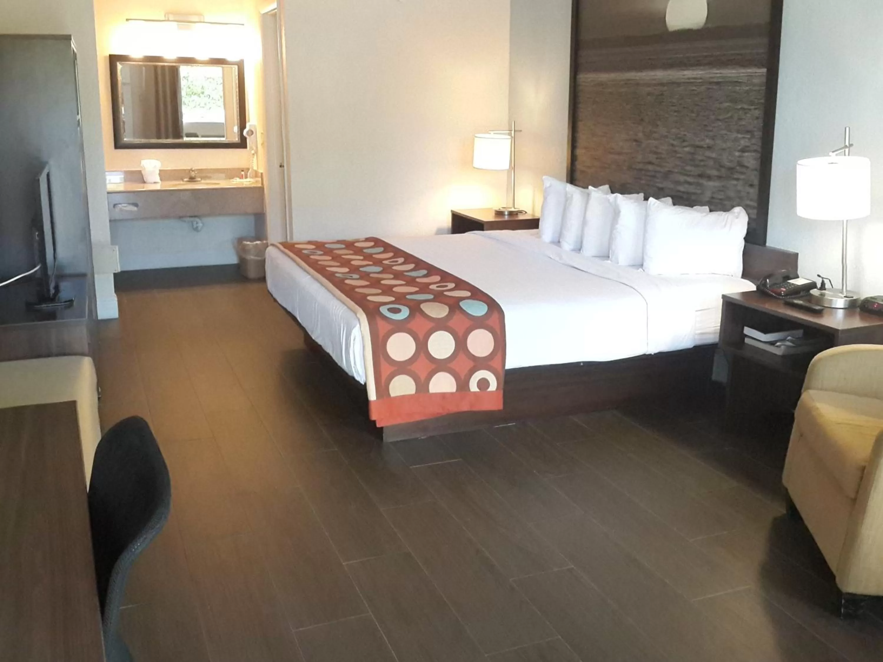 Bedroom, Bed in Super 8 by Wyndham Florida City/Homestead/Everglades