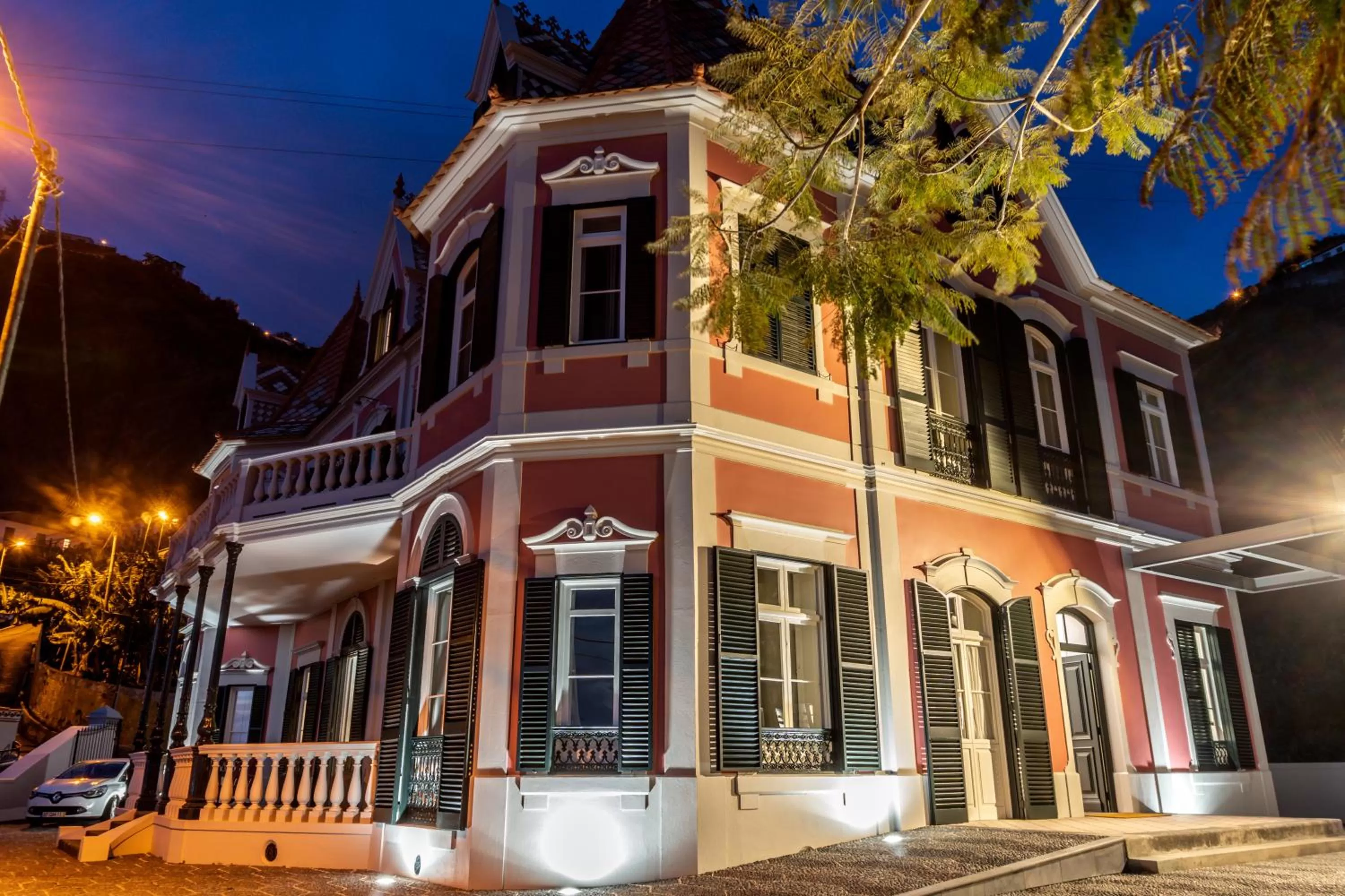 Facade/entrance in 1905 Zino's Palace