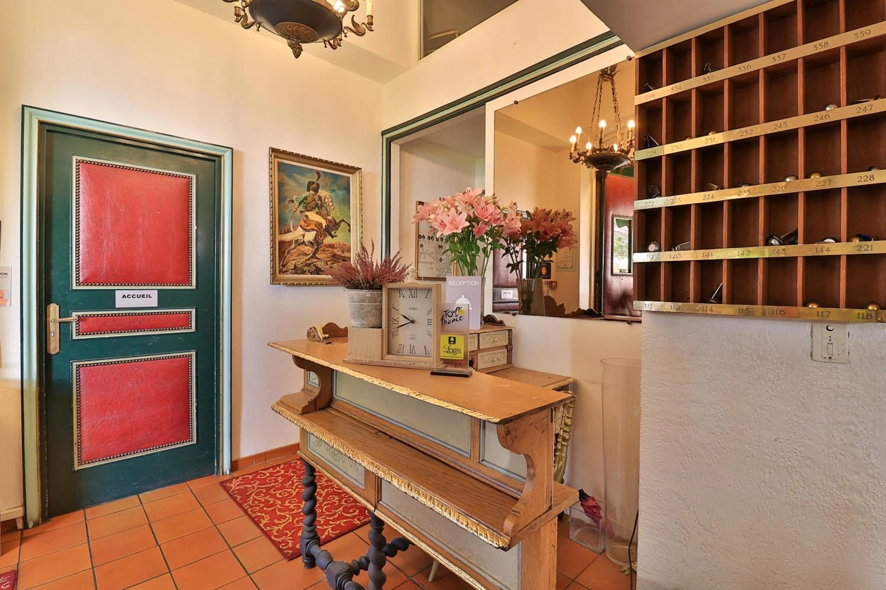 Lobby or reception in Logis Le Relais Imperial
