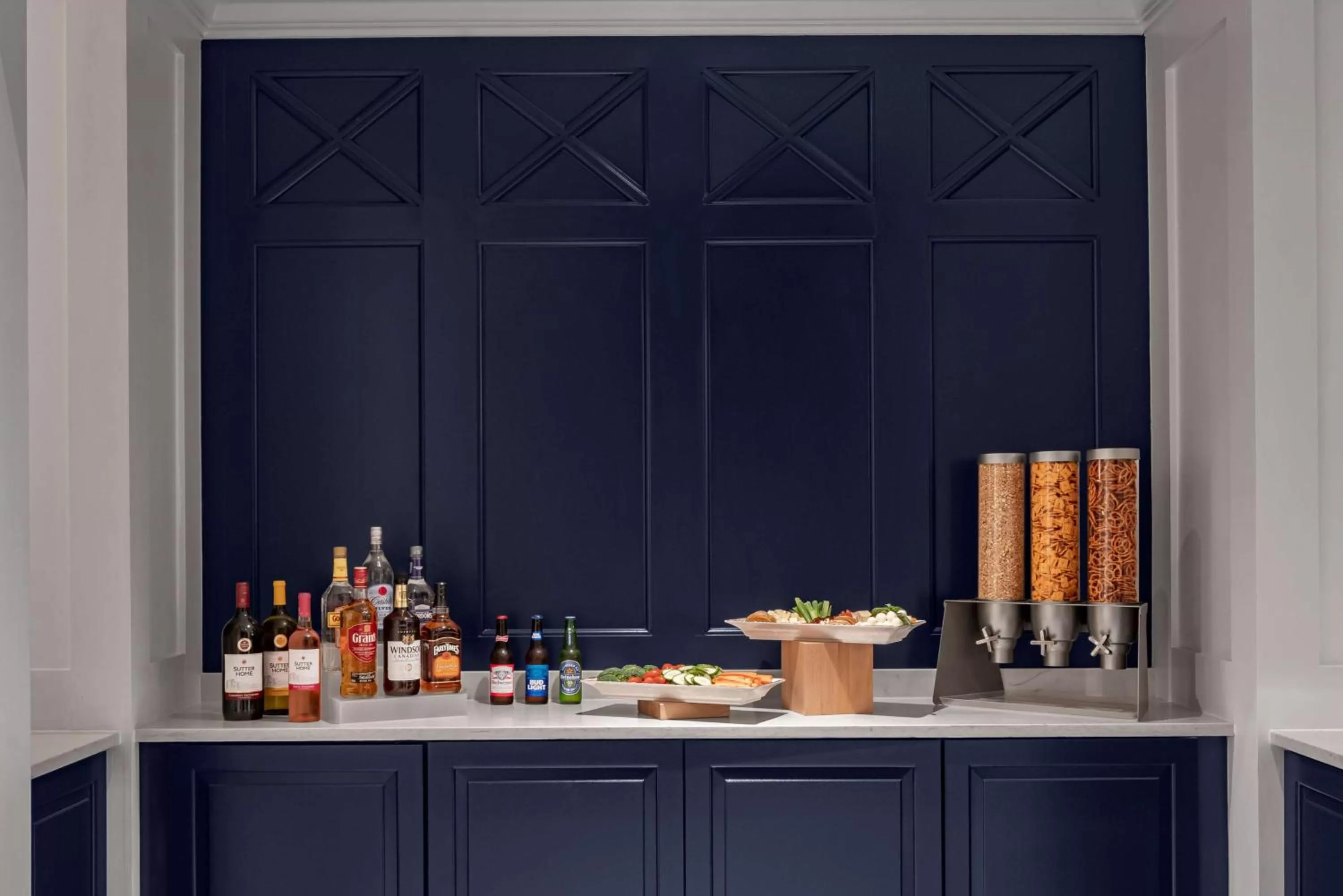 Restaurant/places to eat in Embassy Suites by Hilton Charleston Harbor Mt. Pleasant