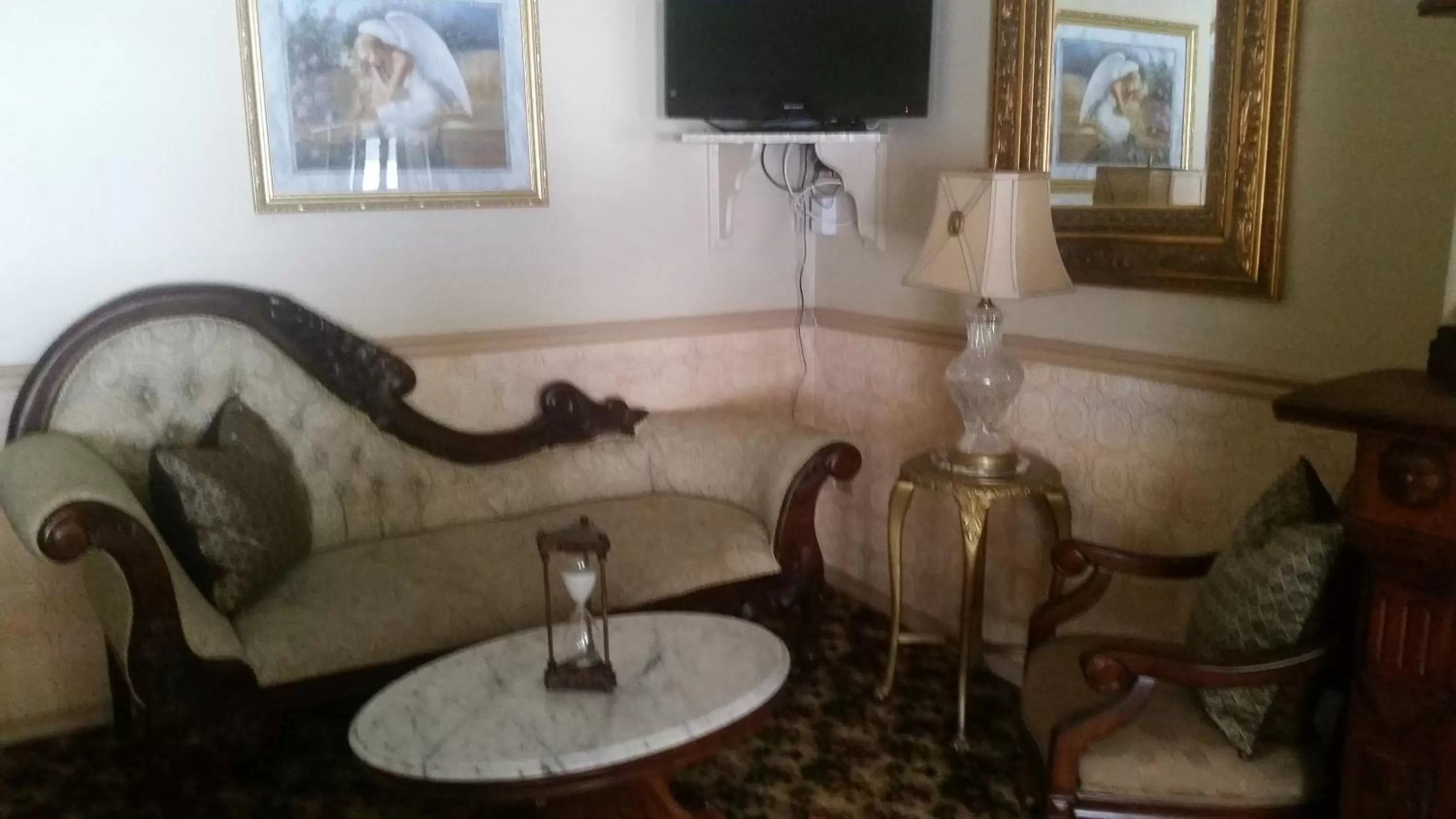 Bed in Gunn House Hotel