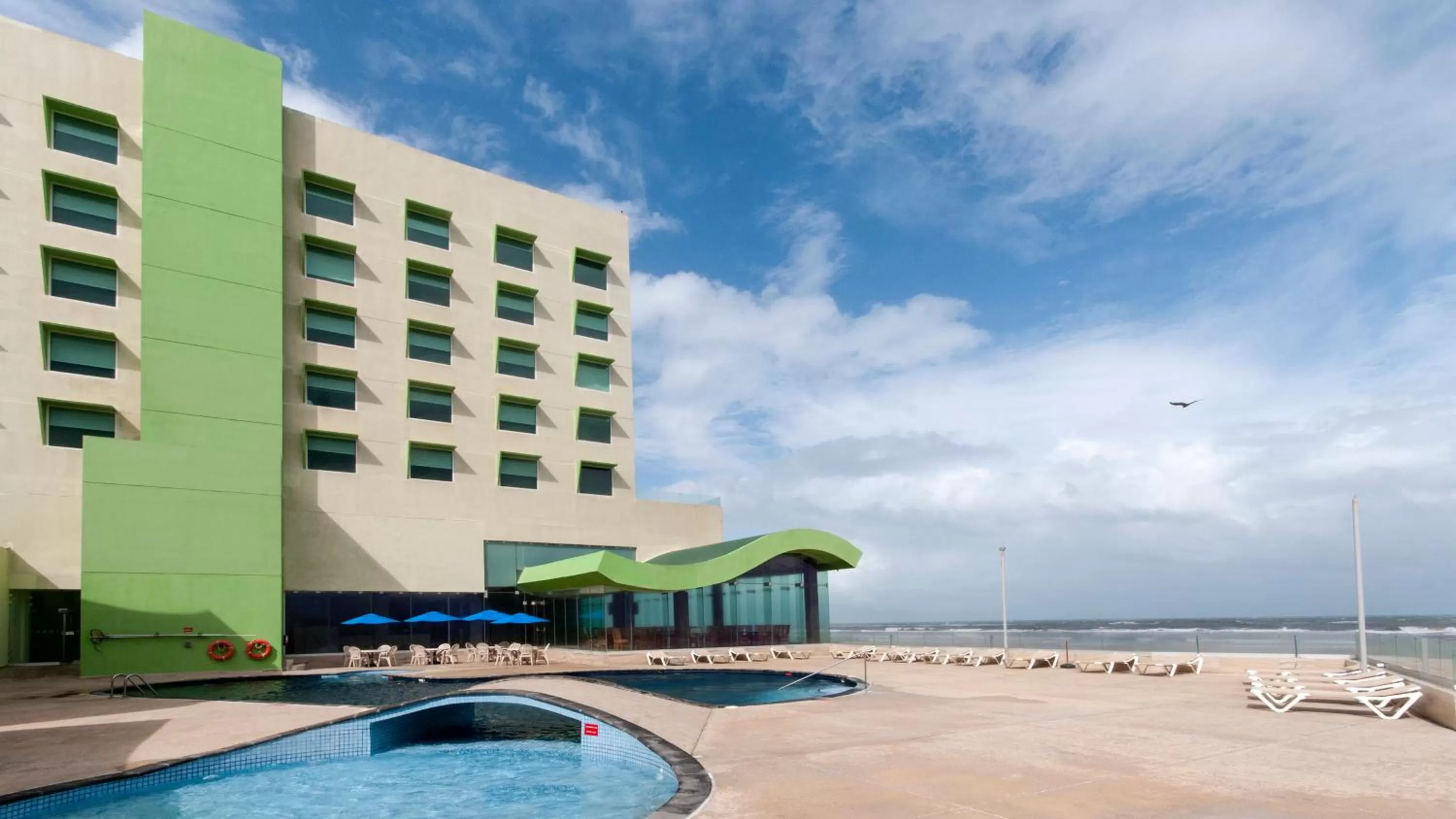 Swimming pool in Holiday Inn Coatzacoalcos by IHG