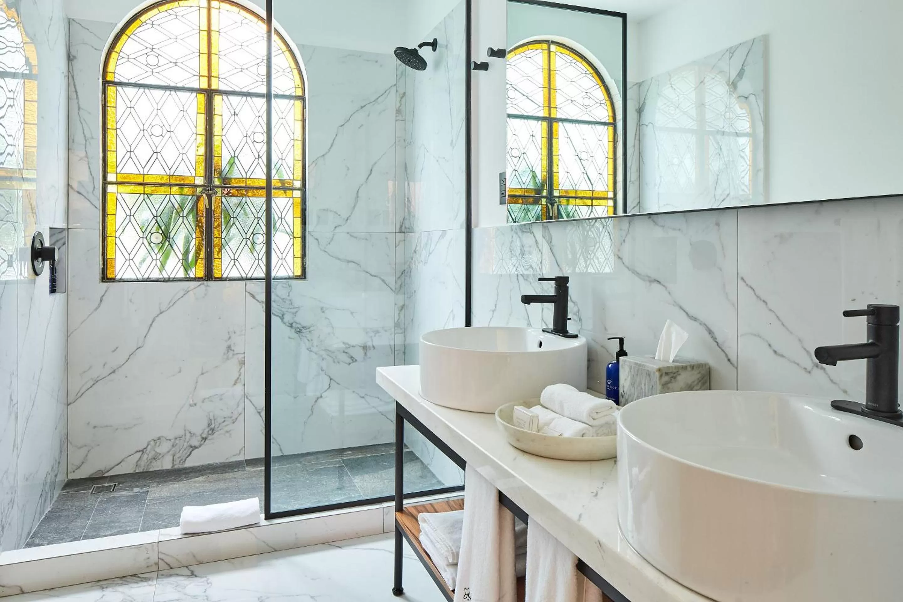 Bathroom in Orchid House Mexico City