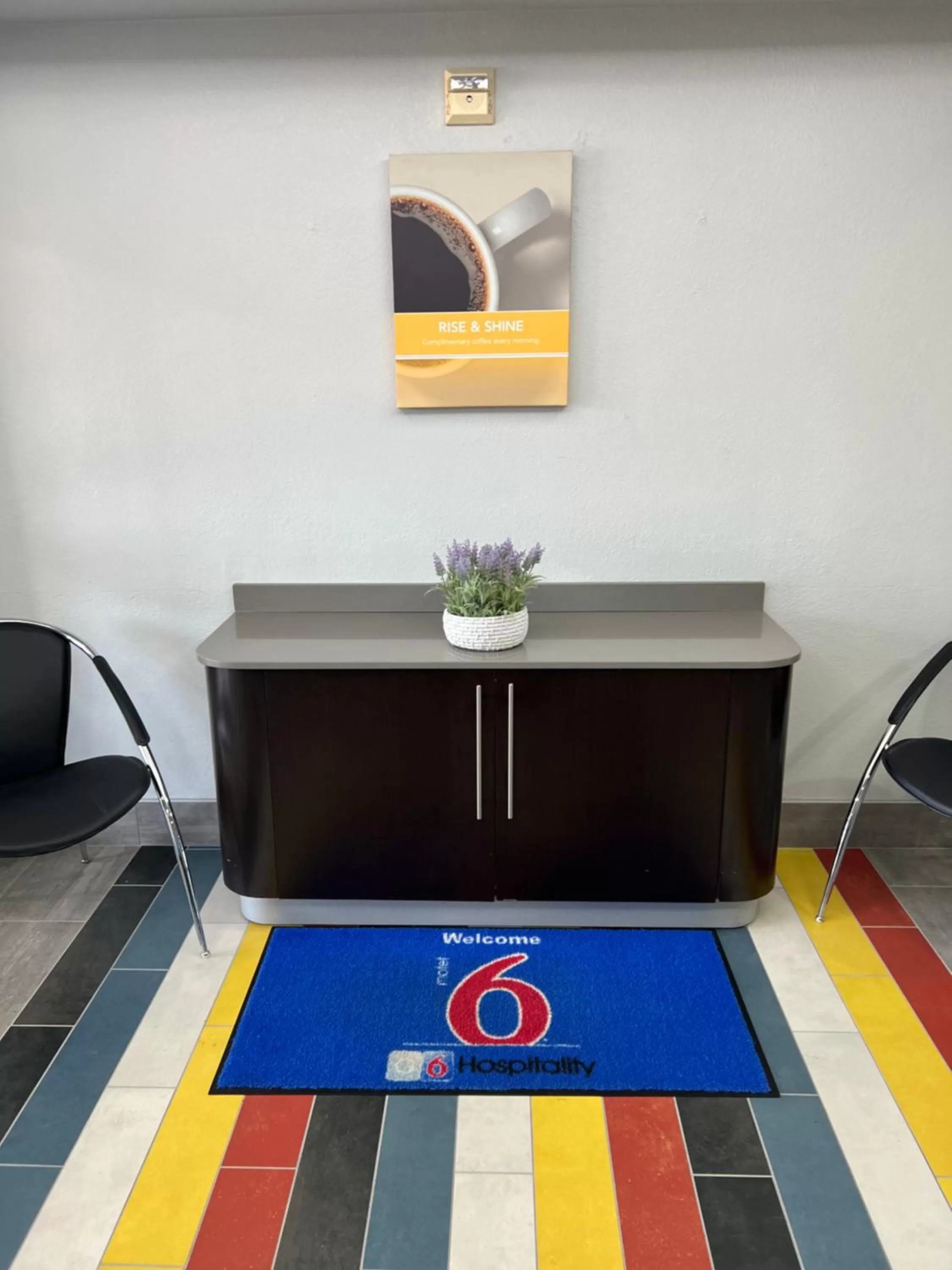 Living room in Motel 6-El Reno, OK