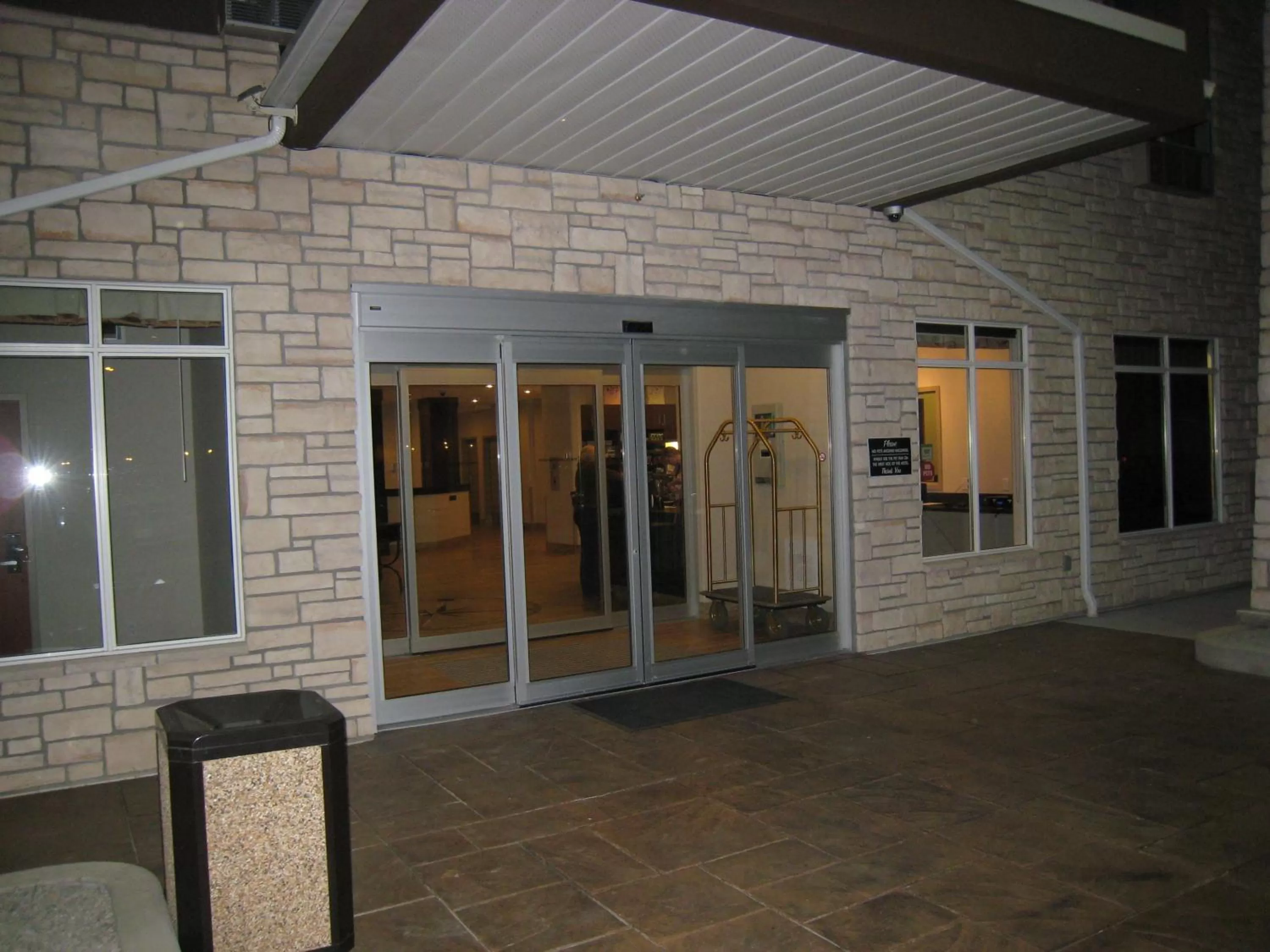 Facade/entrance in Ramada by Wyndham Creston