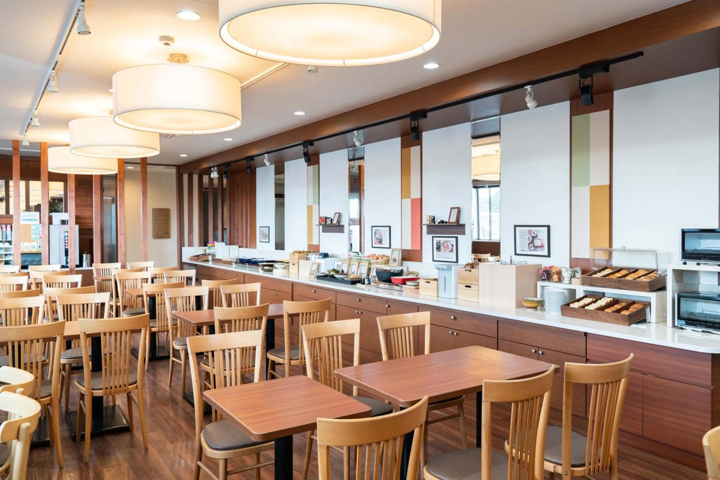 Restaurant/places to eat in Vessel Hotel Kumamoto Airport