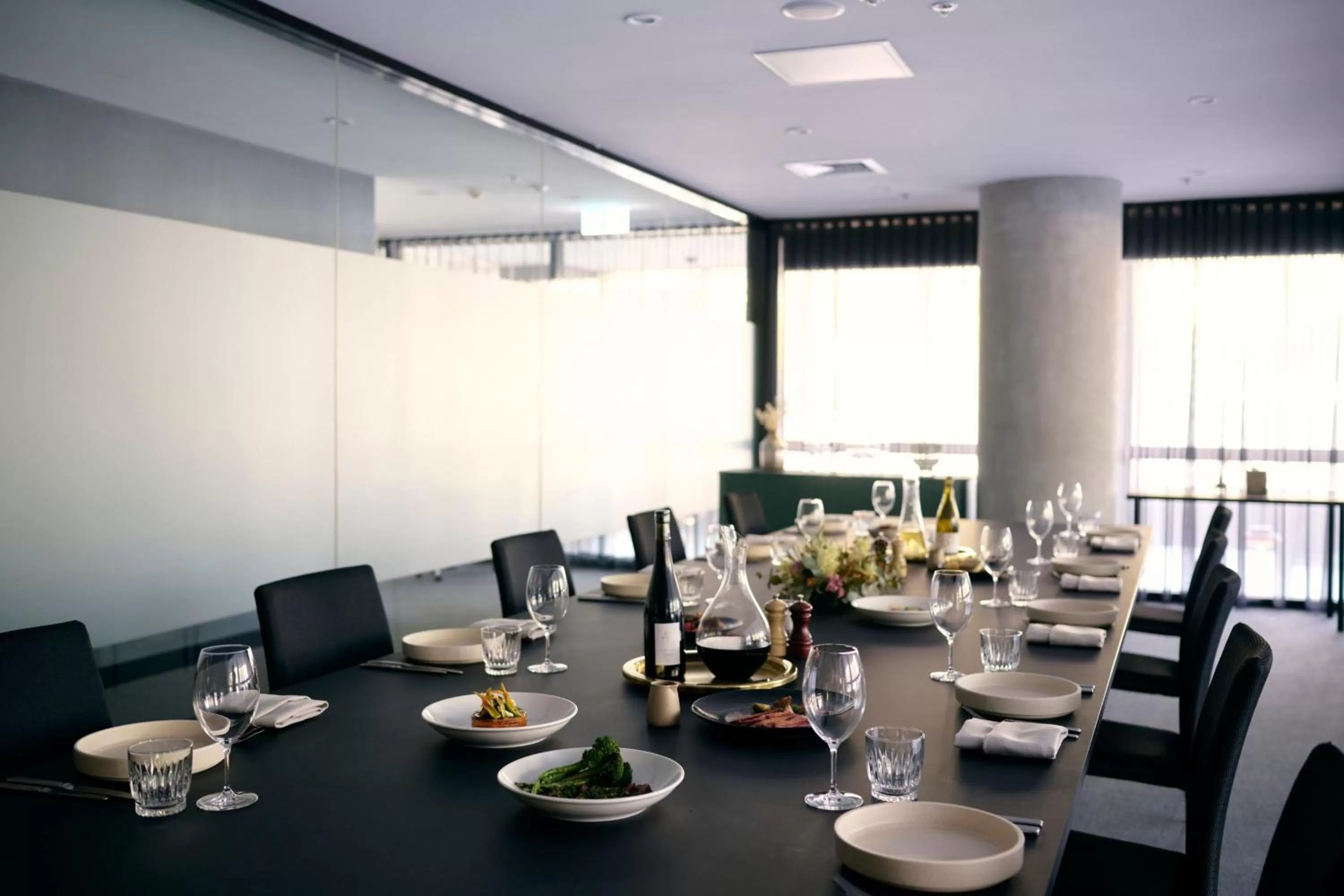 Meeting/conference room in Midnight Hotel, Autograph Collection