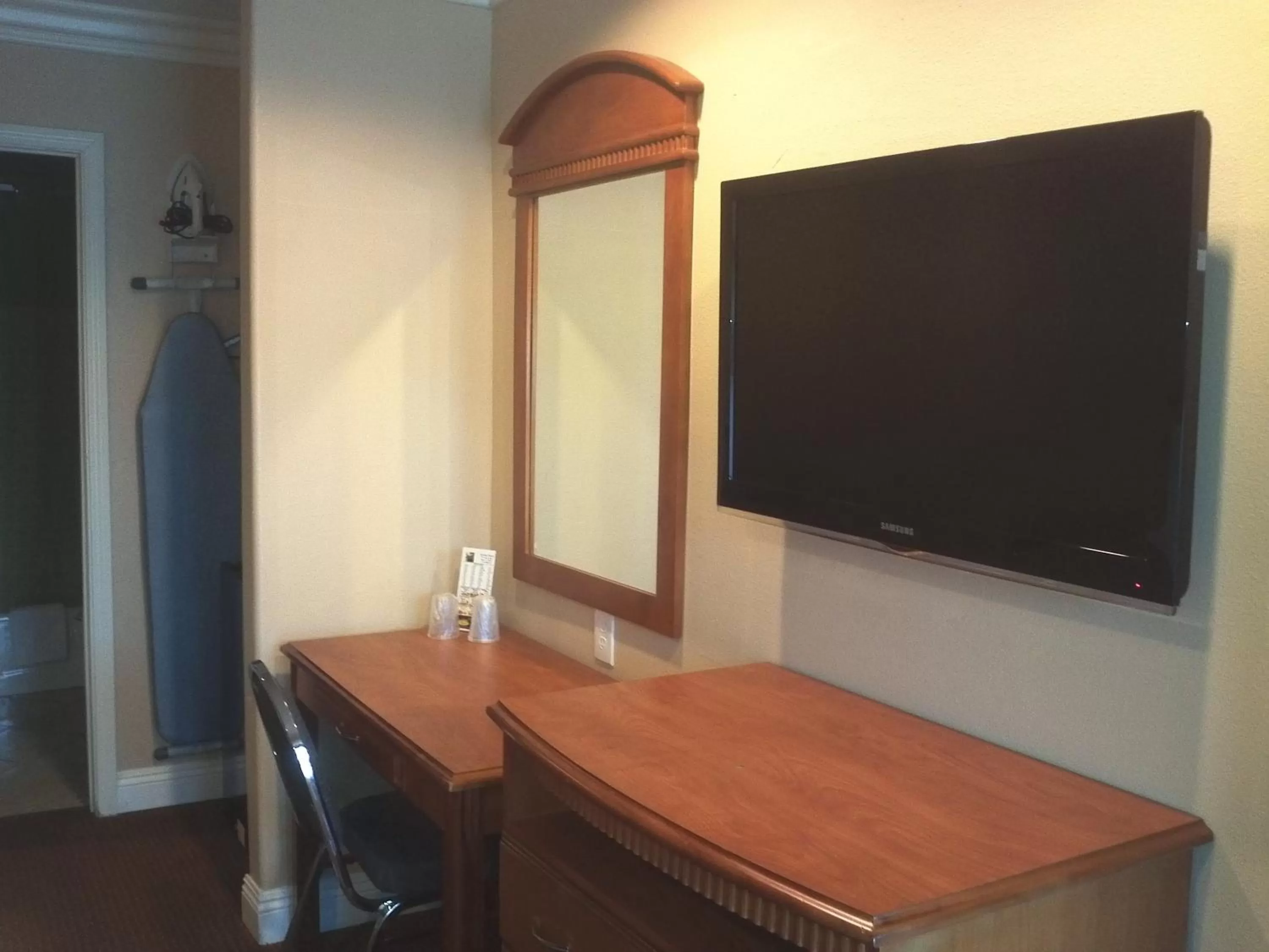 Decorative detail, TV/Entertainment Center in Hyland Motel Van Nuys