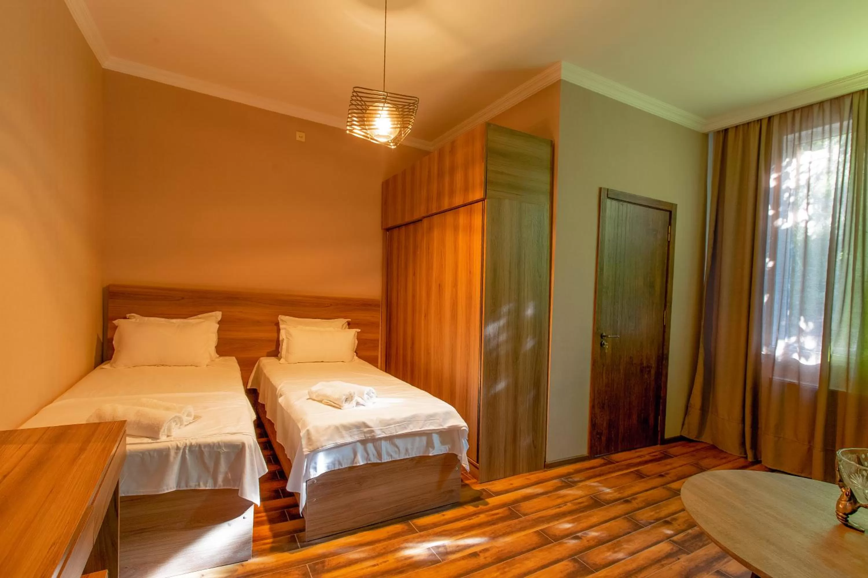 Bedroom, Bed in 4 Rooms