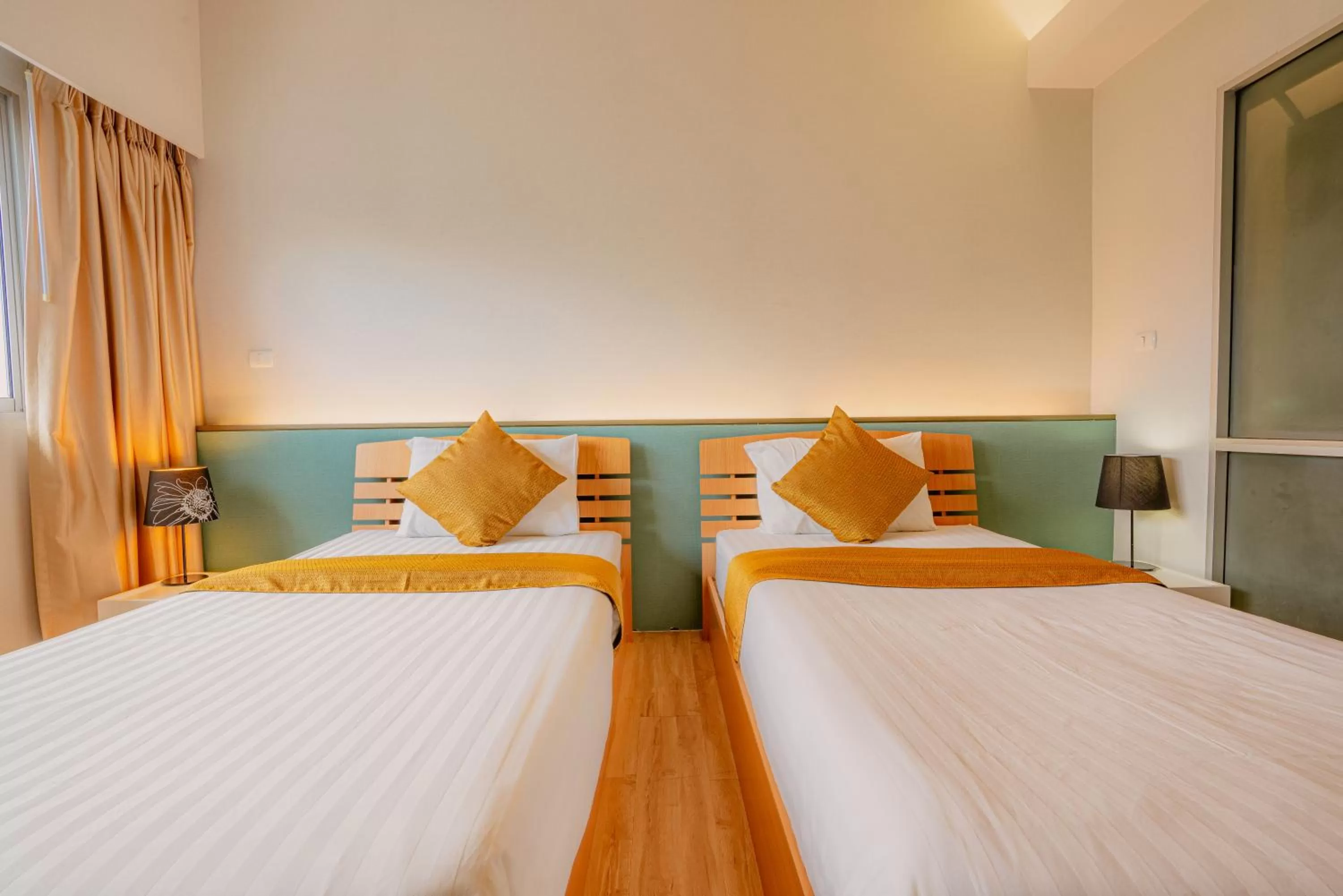 Day, Bed in Peace Land Khaosan