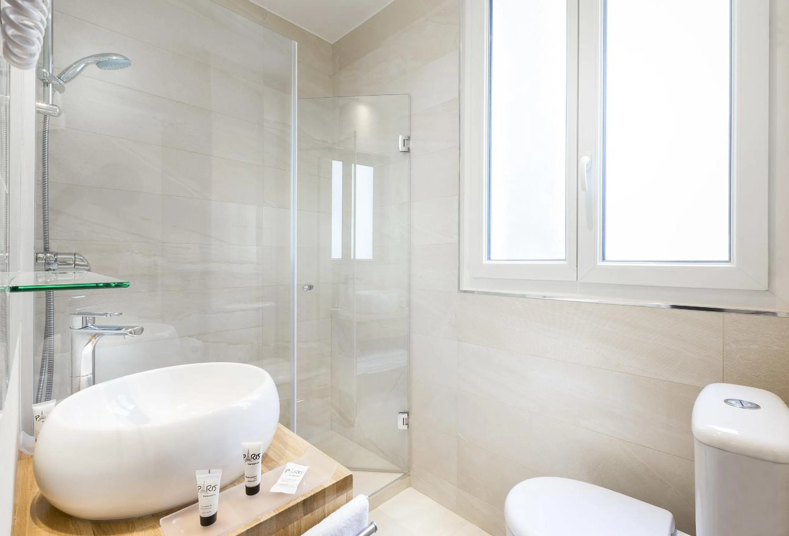 Bathroom in Hôtel International Paris