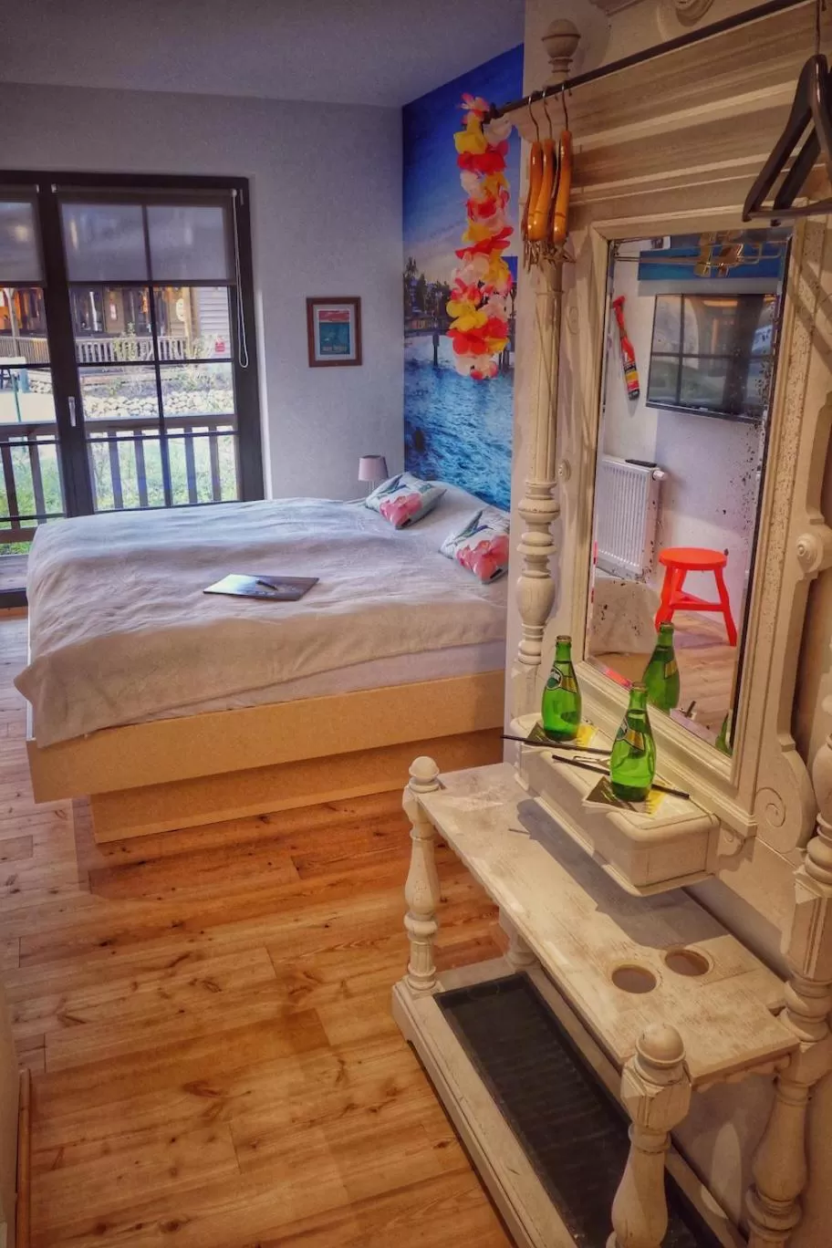 Bedroom, Bed in Road Stop Mettmann