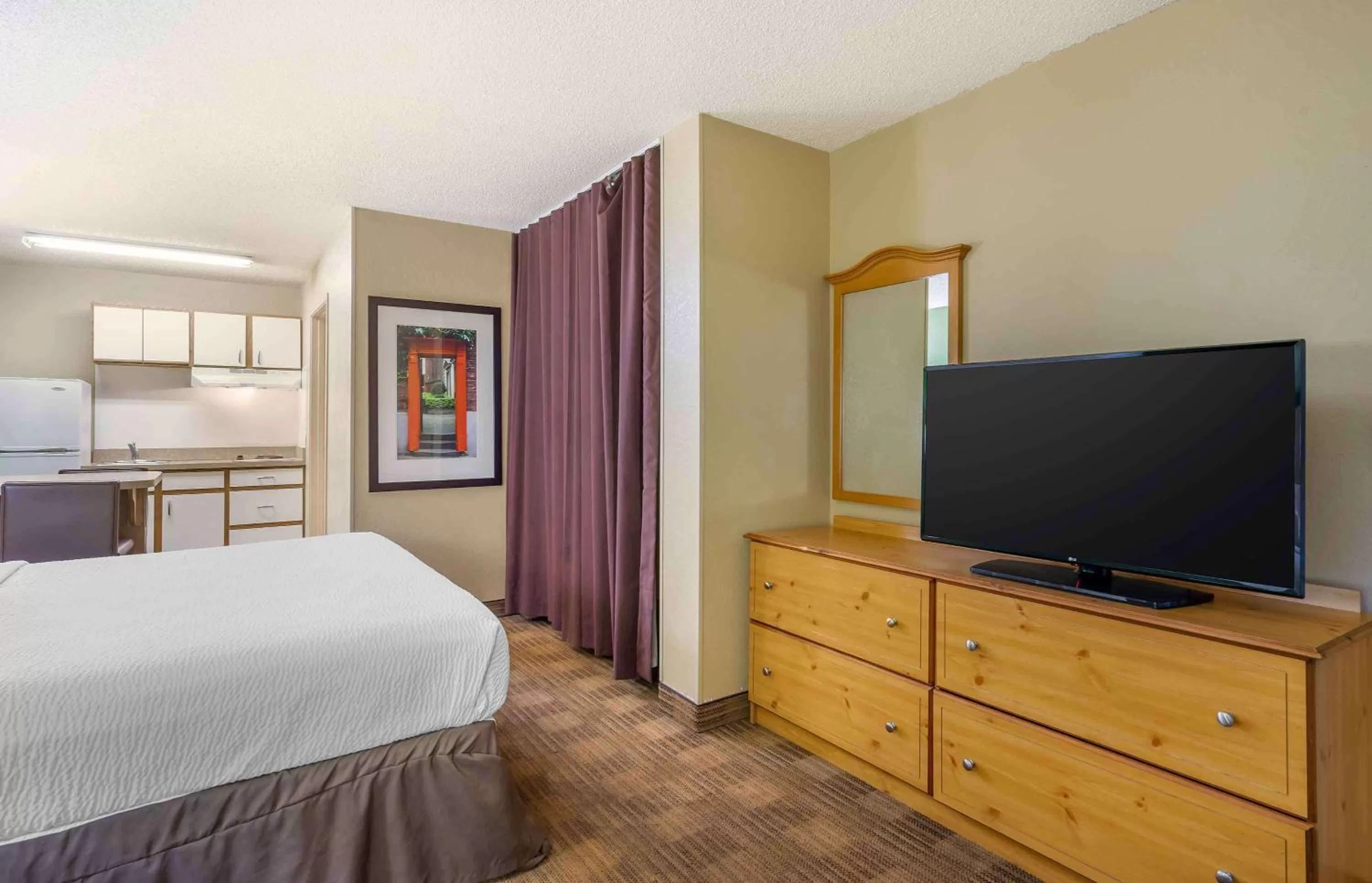 Bedroom, Bed in Extended Stay America Select Suites - Tampa - Brandon